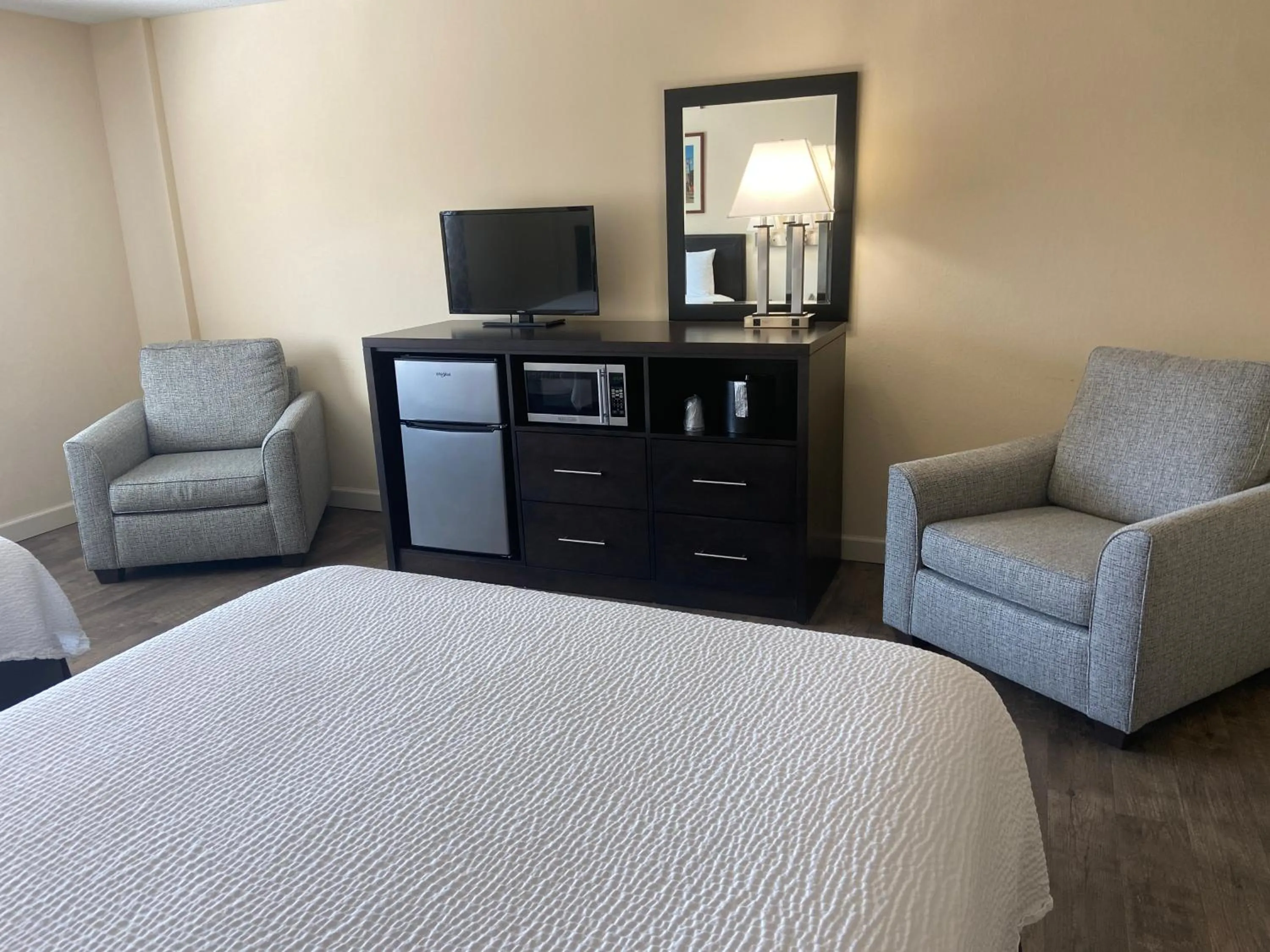 Queen Room with Two Queen Beds in University Inn Duke