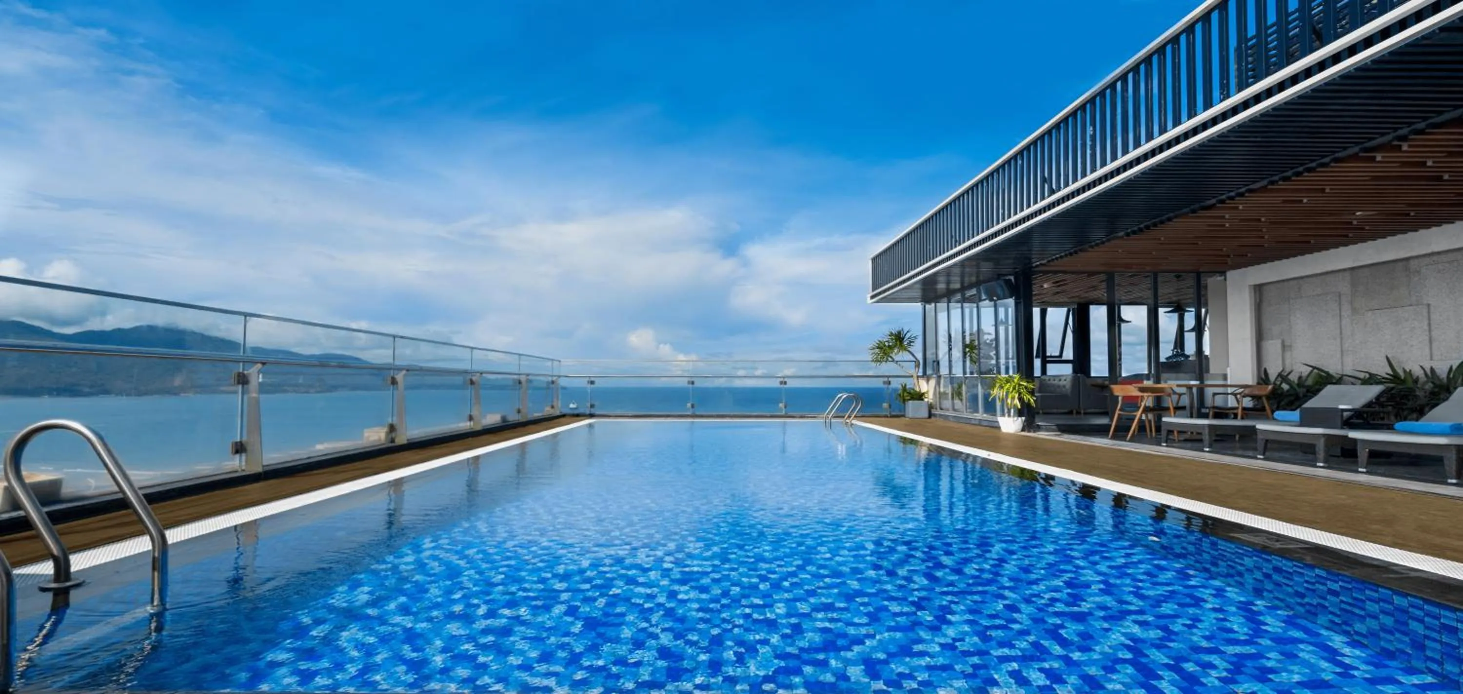 Deluxe Twin Room in Pavilion Hotel Da Nang