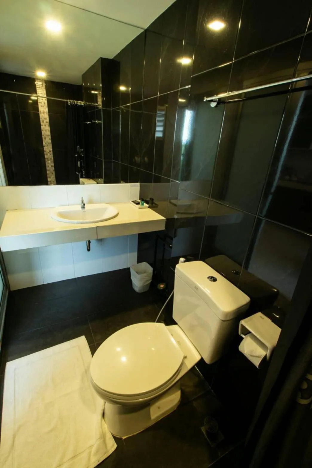 Standard Twin Room in PM Residence