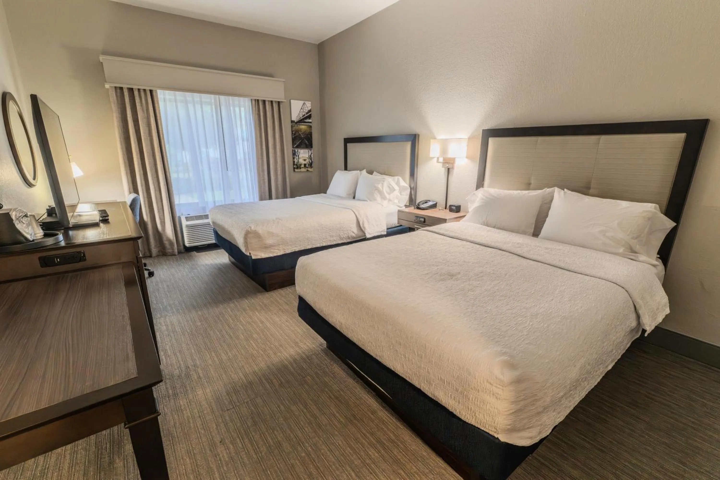 Queen Room with Two Queen Beds - Mobility and Hearing Access/Non-Smoking in Hampton Inn Jasper, AL