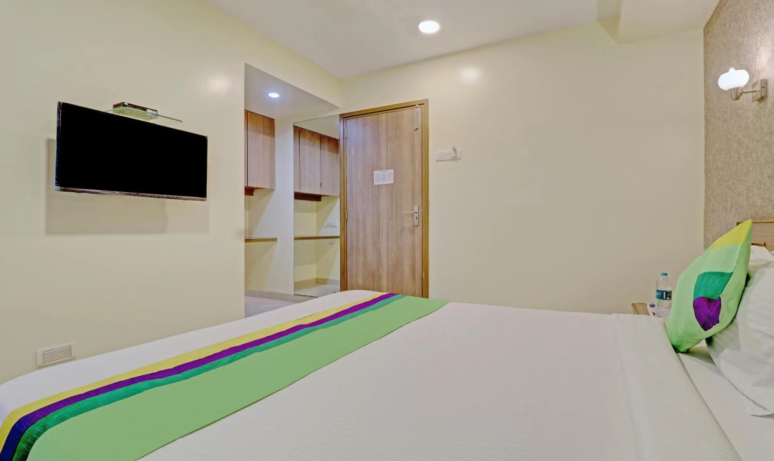 Standard Double Room - single occupancy in Treebo Vikrant Residency
