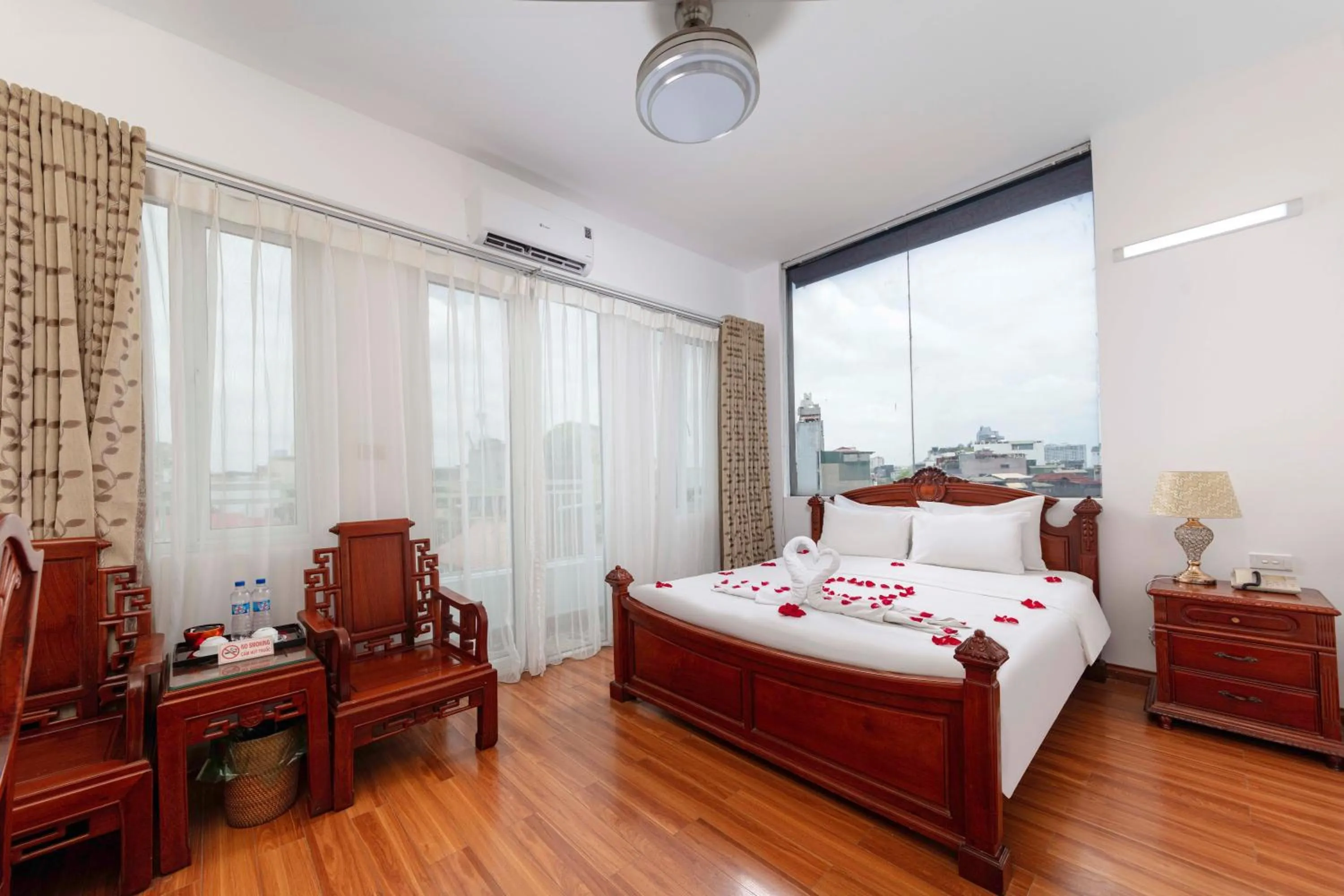 Junior Suite with Balcony in Phoenix Palace Hotel Hanoi