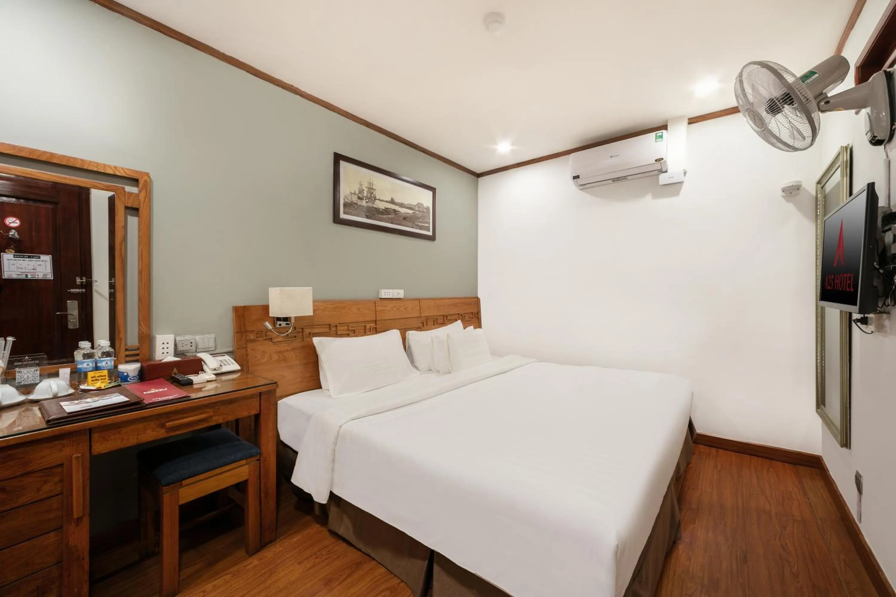 Standard Double Room in A25 Hotel - 45 Phan Chu Trinh