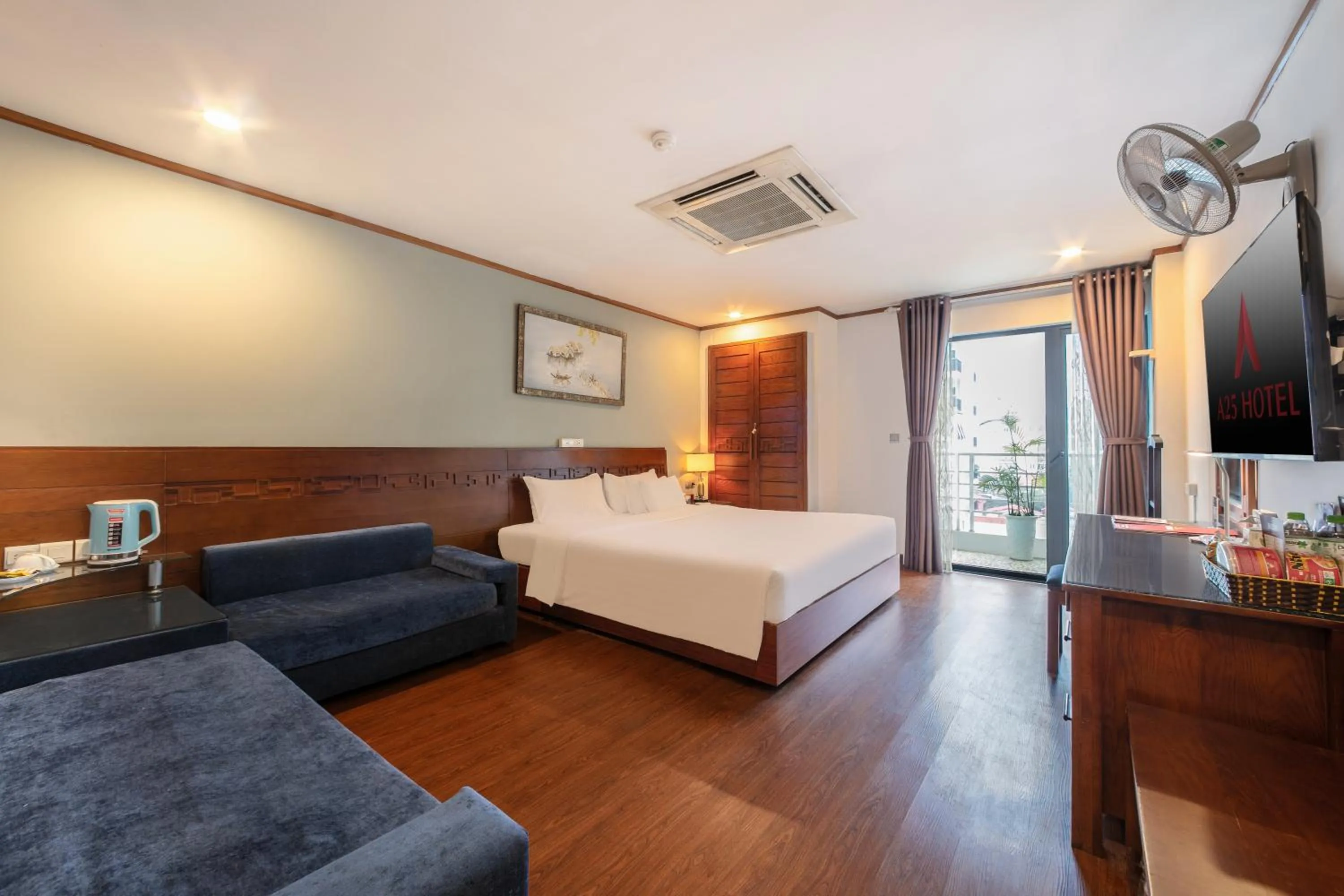 Deluxe Double Room with Balcony in A25 Hotel - 45 Phan Chu Trinh