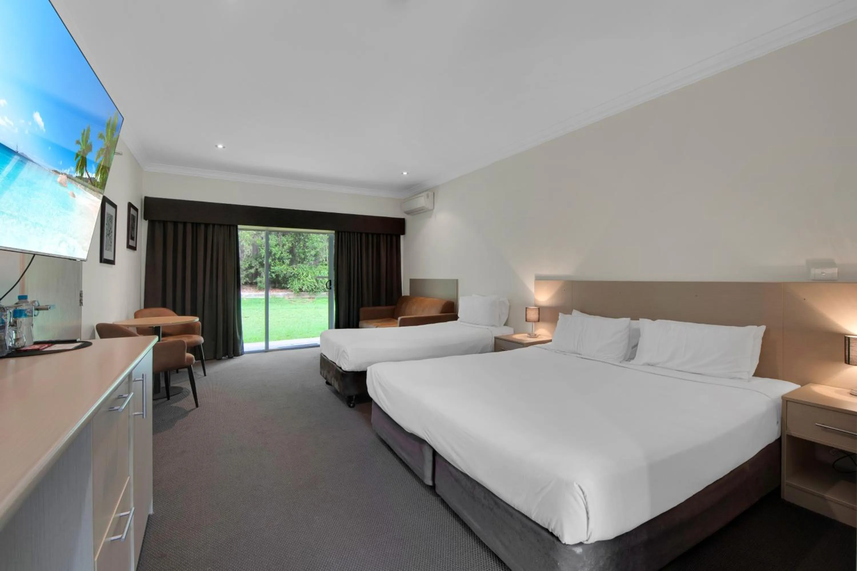 Family Room in Hunter Gateway Motel