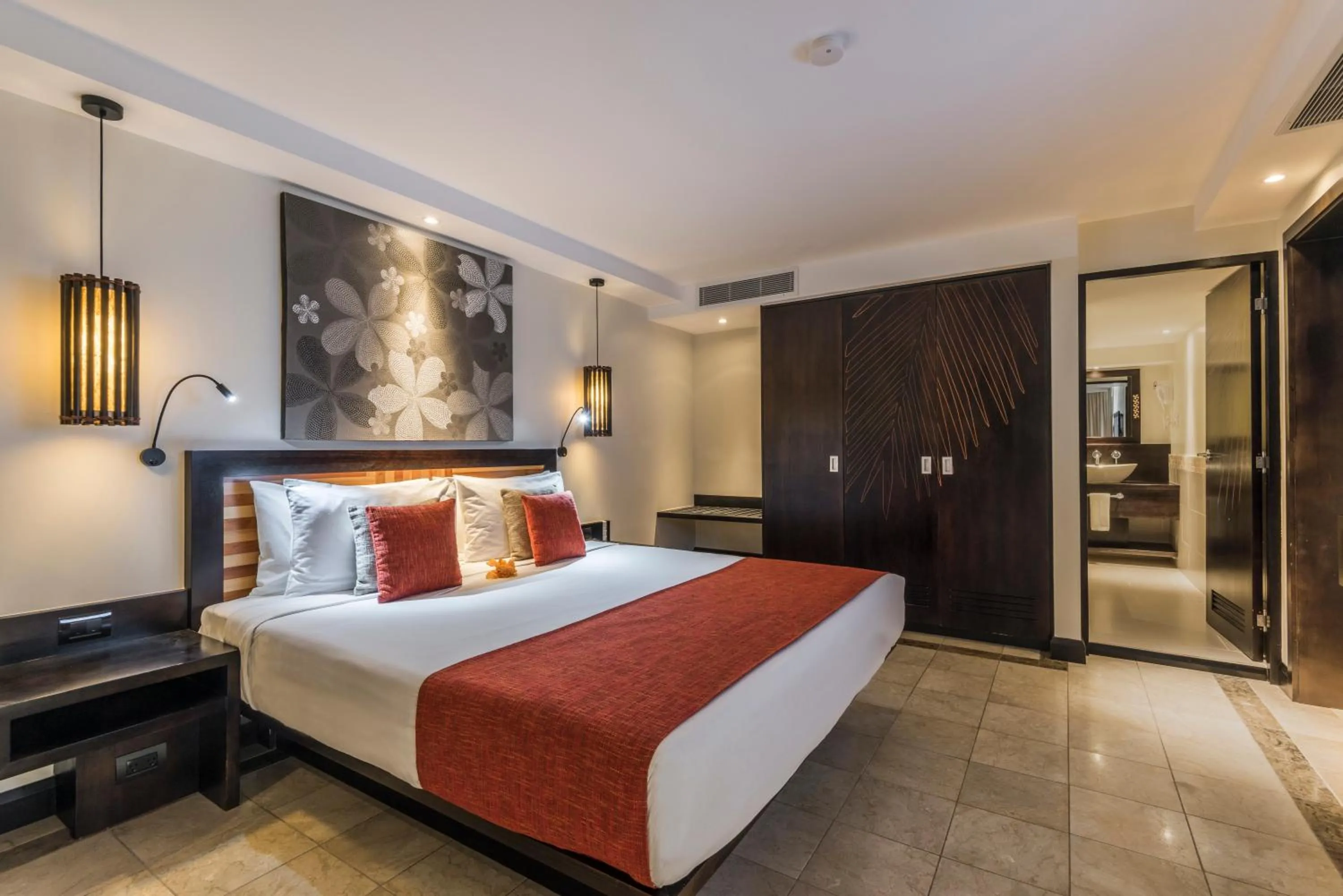 King Suite with Ocean View in The Warwick Fiji