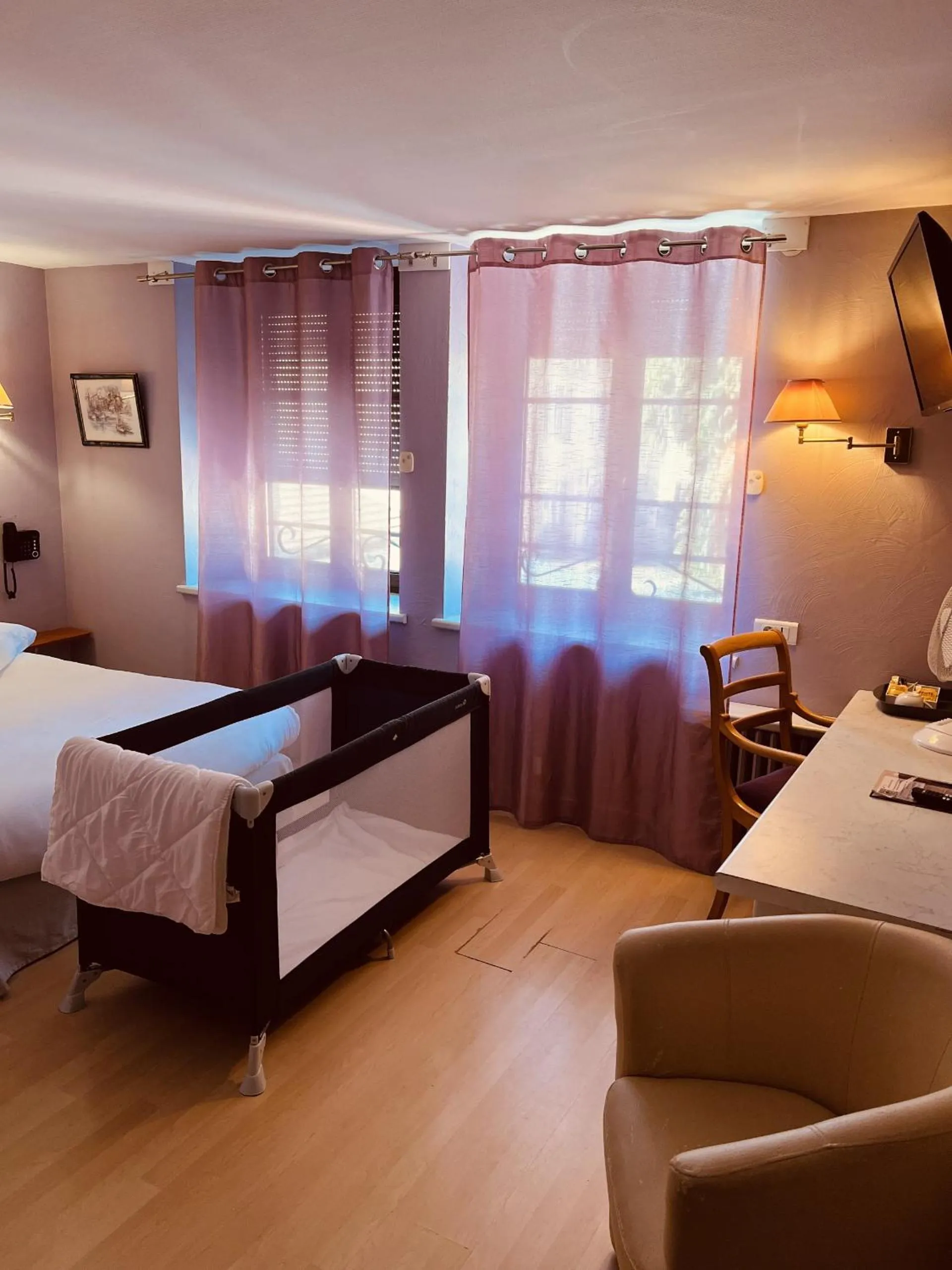 Double Room in Hostellerie Au rendez-vous des amis