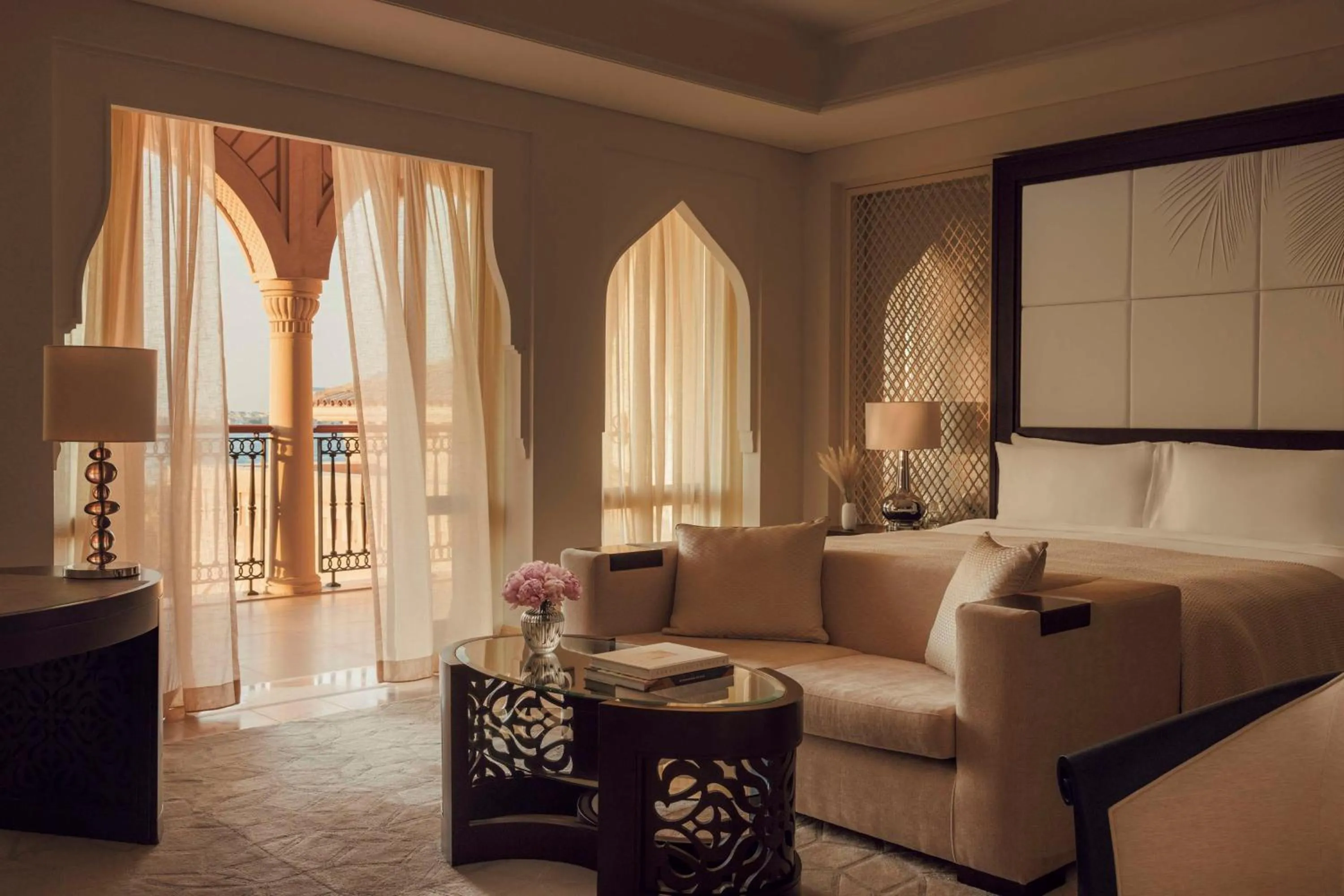 Palm Manor Premiere King Room with Waterpark Access in One&Only The Palm Dubai