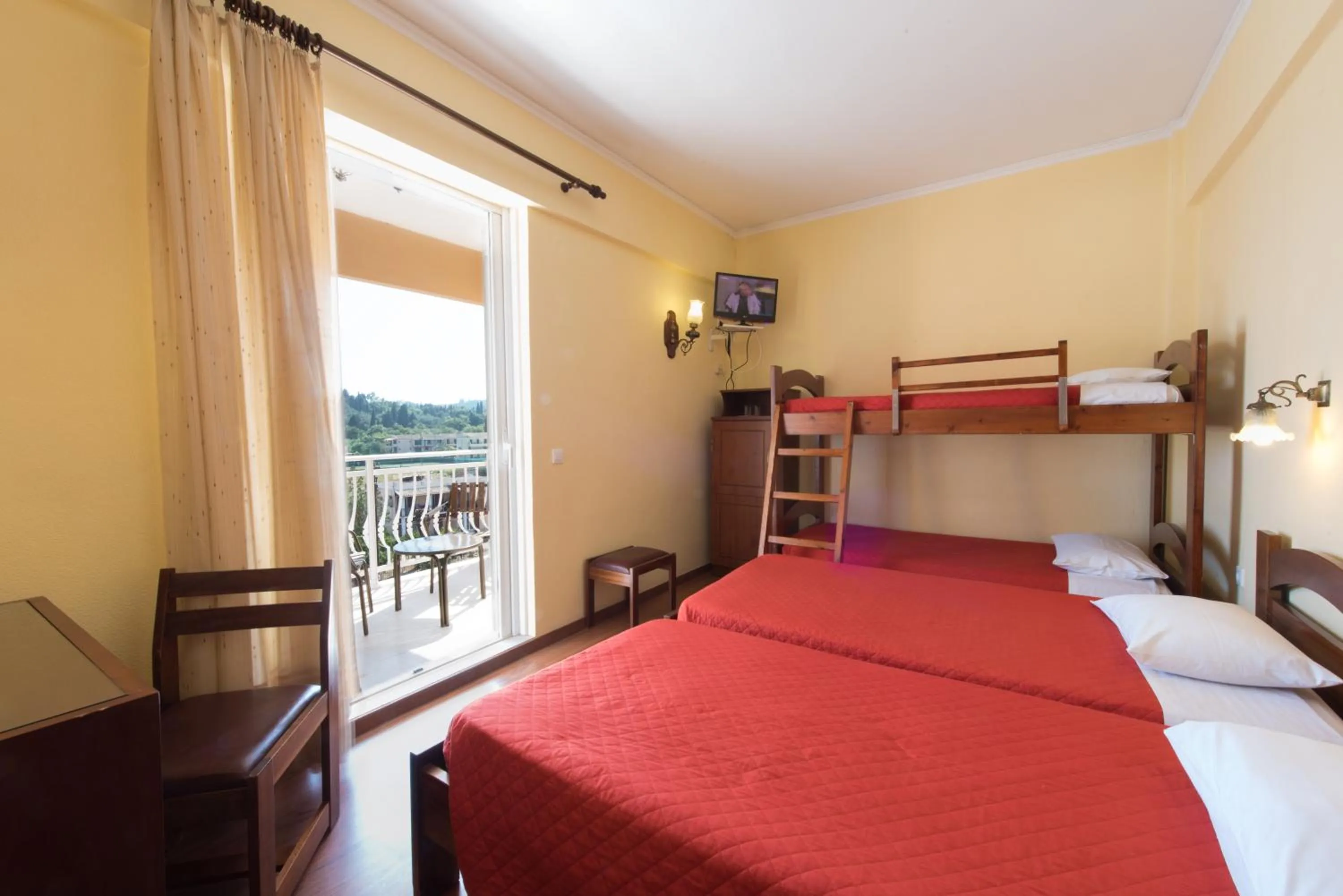 Family Room in Sunset Hotel