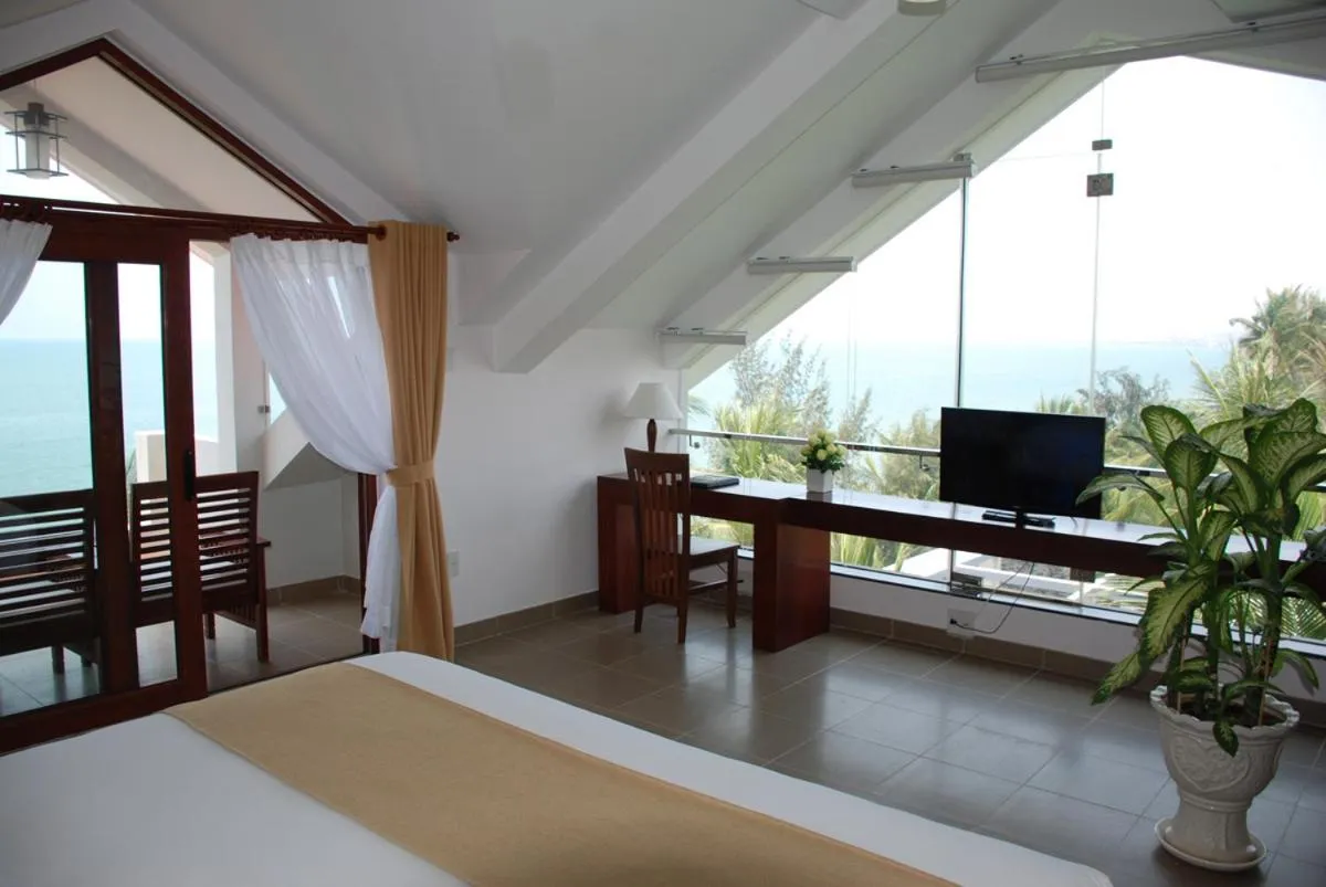 King Suite with Sea View - single occupancy in Canary Beach Resort