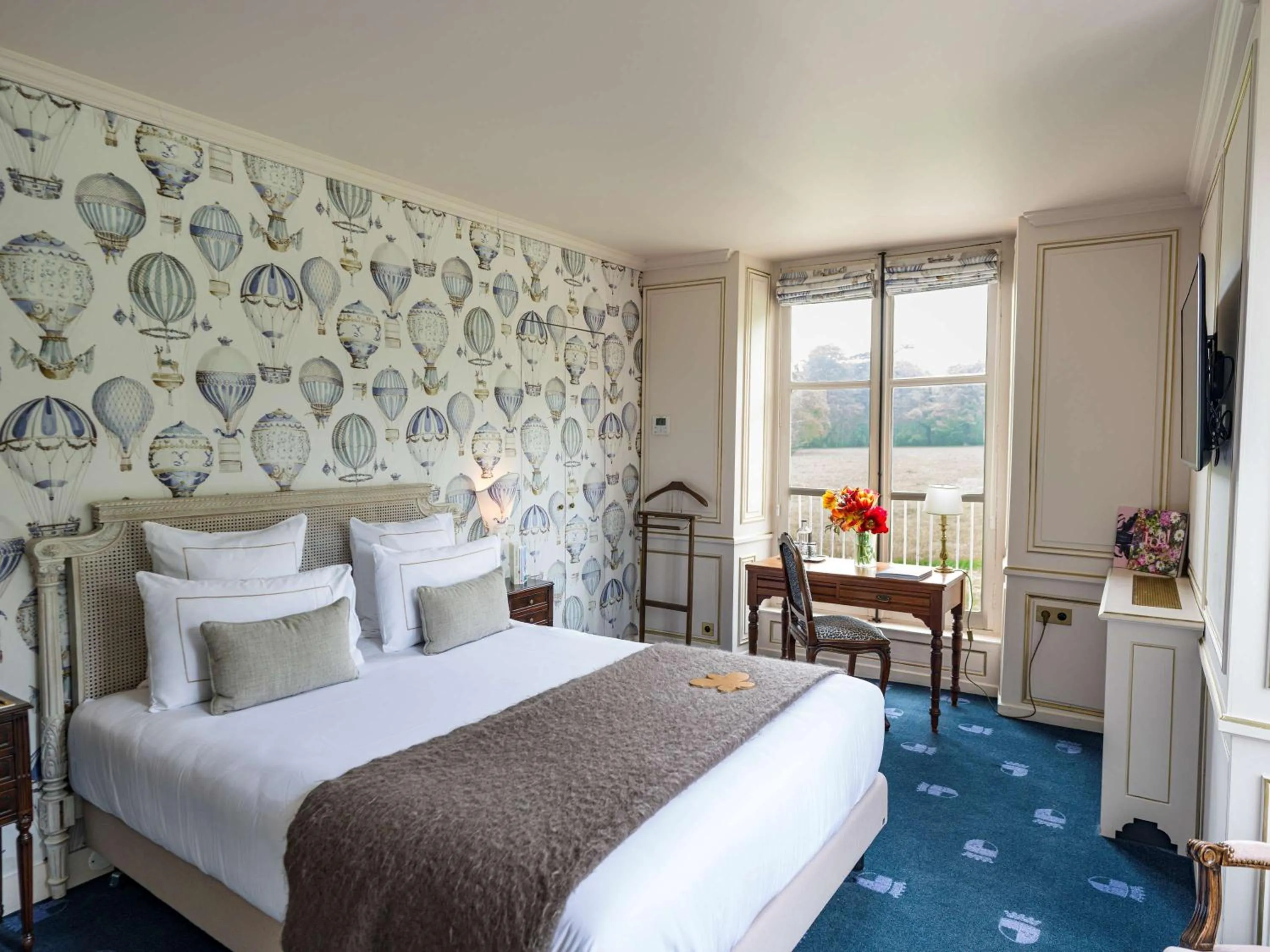 Traditional Double Room in Chateau d'Audrieu