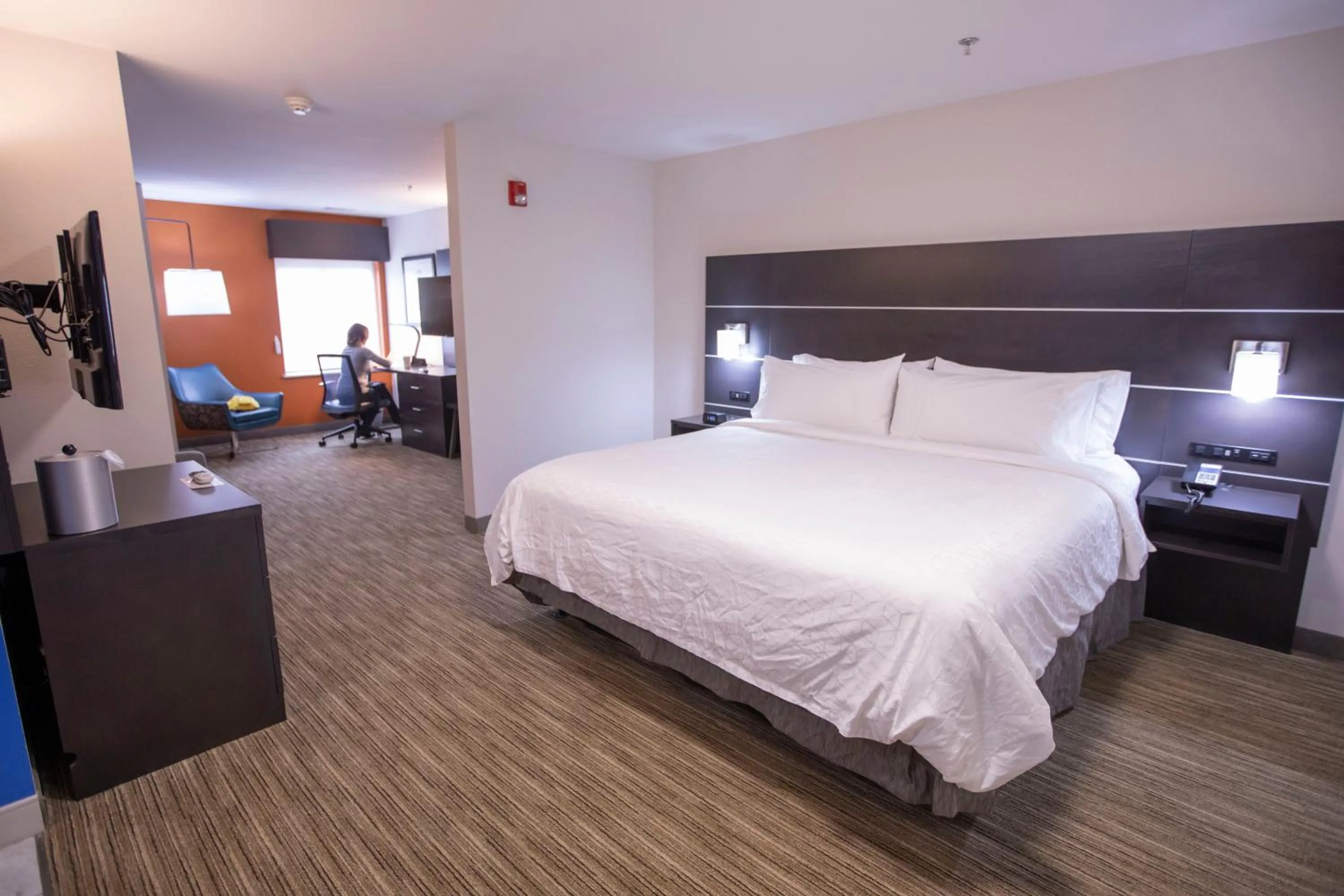 Suite with Accessible Transfer Shower - Non-Smoking in Holiday Inn Express & Suites Locust Grove by IHG