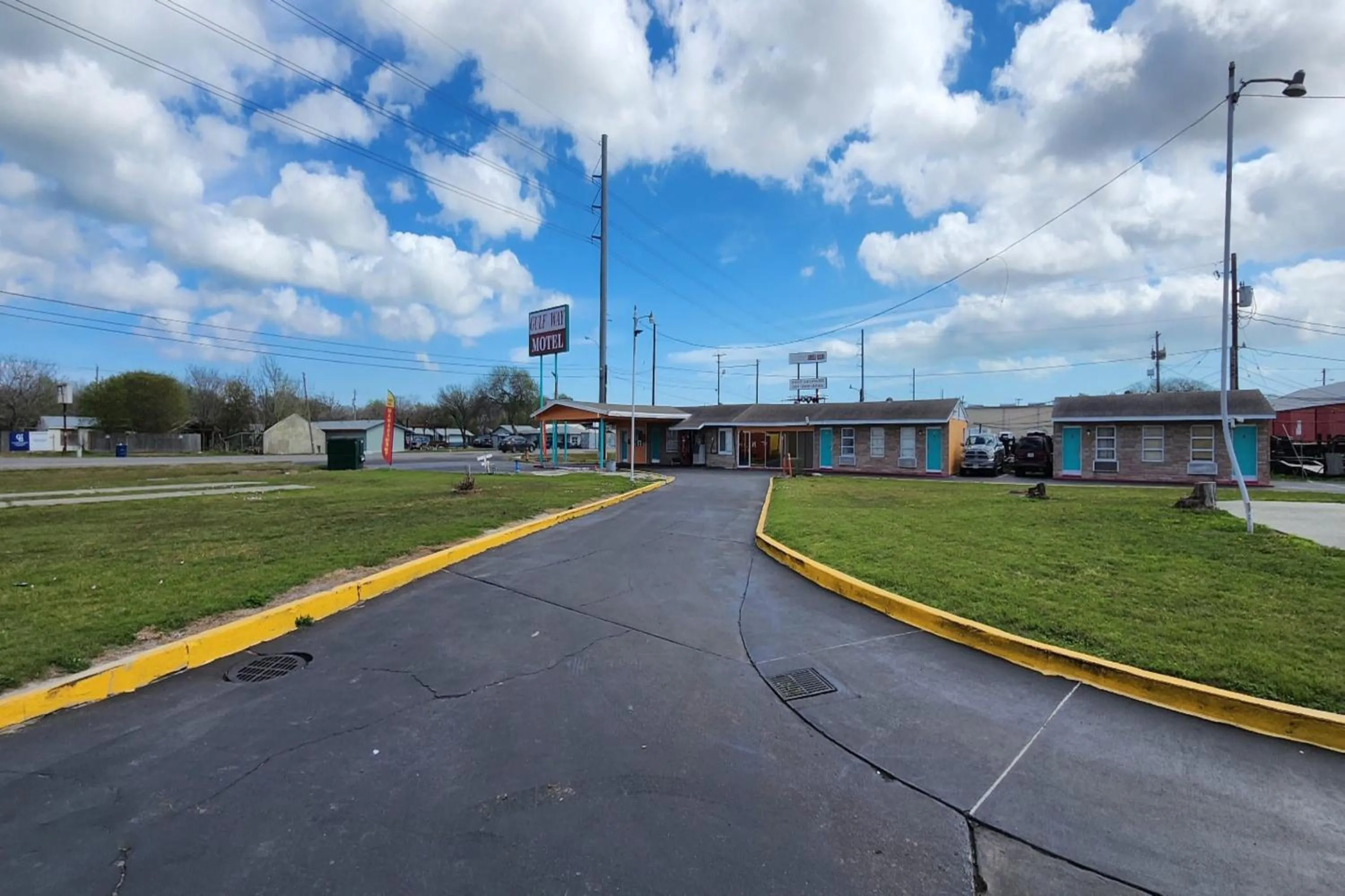 Gulfway Motel By OYO Near Airport I 37