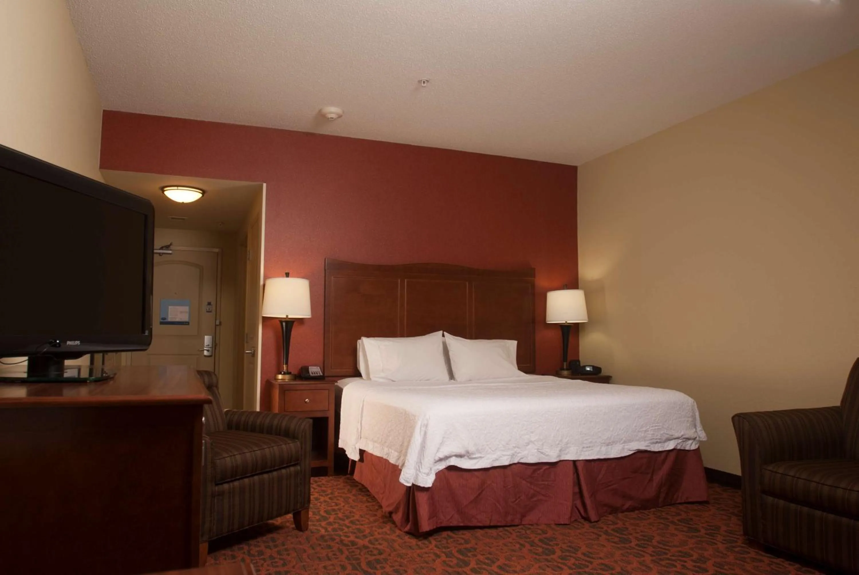 King Studio Suite with Sofa Bed - Non-Smoking in Hampton Inn Tomah