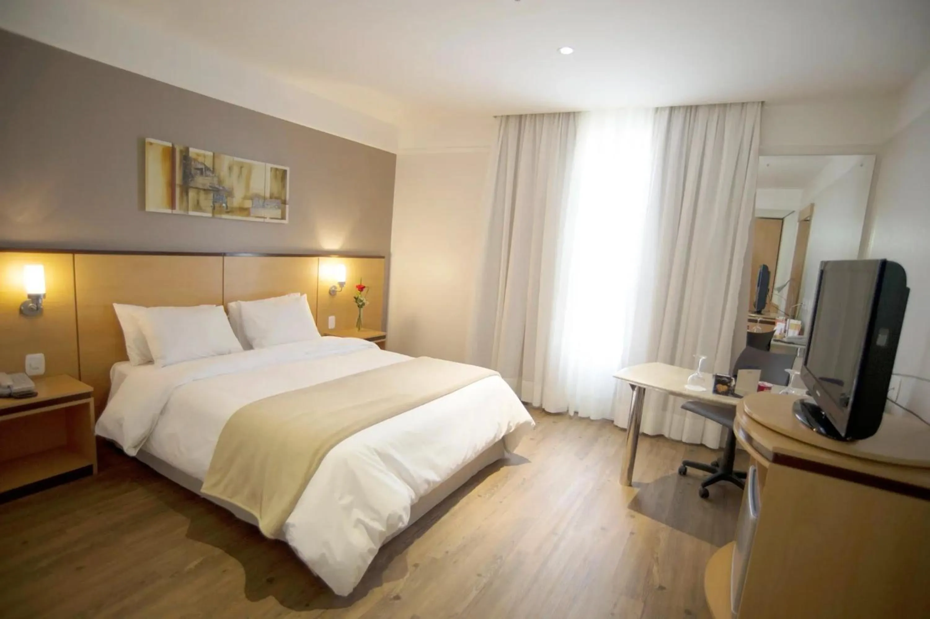 Luxury Double - single occupancy - 1 King Bed in Intercity Caxias do Sul