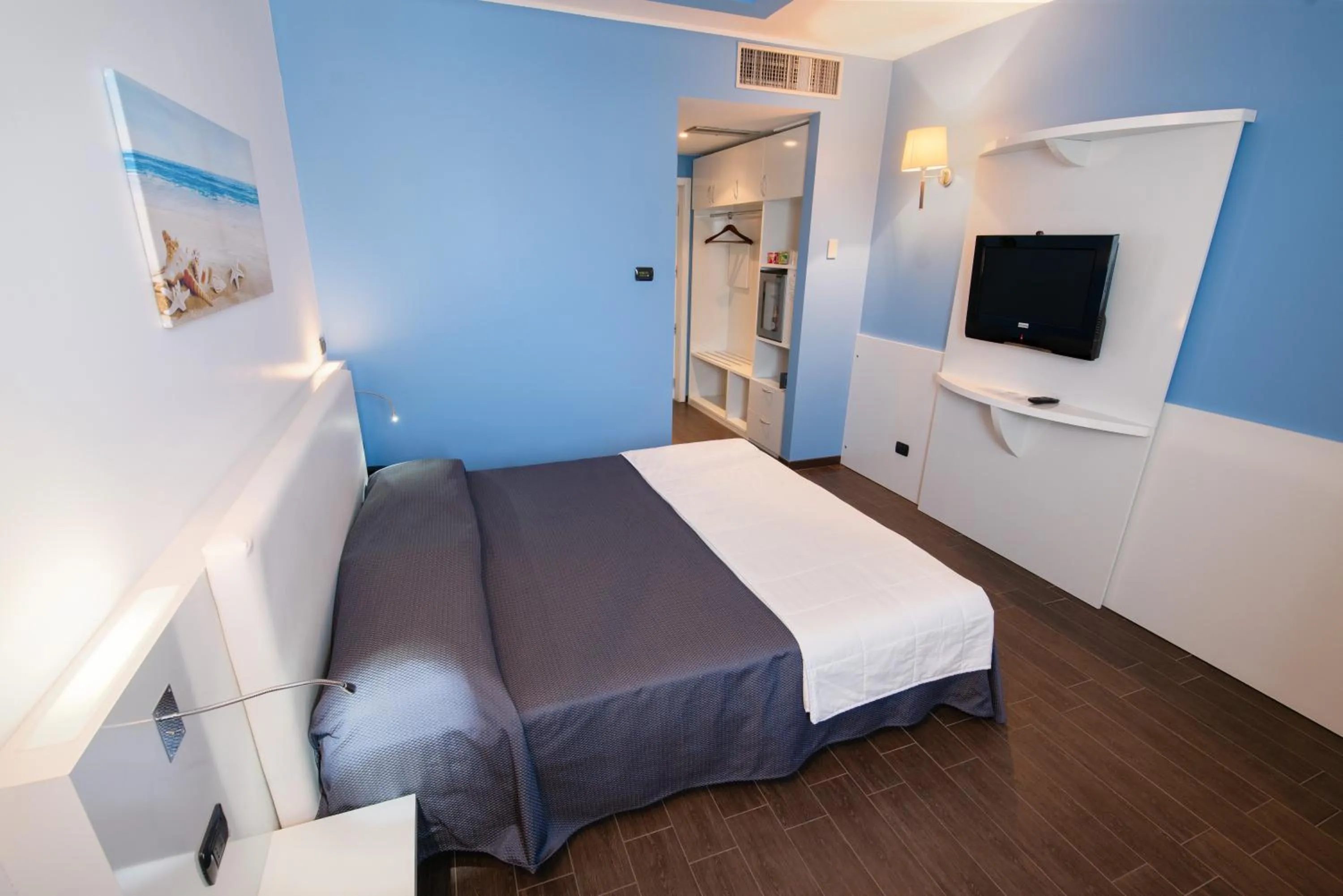 Double or Twin Room - Single Use in Hotel Mediterraneo