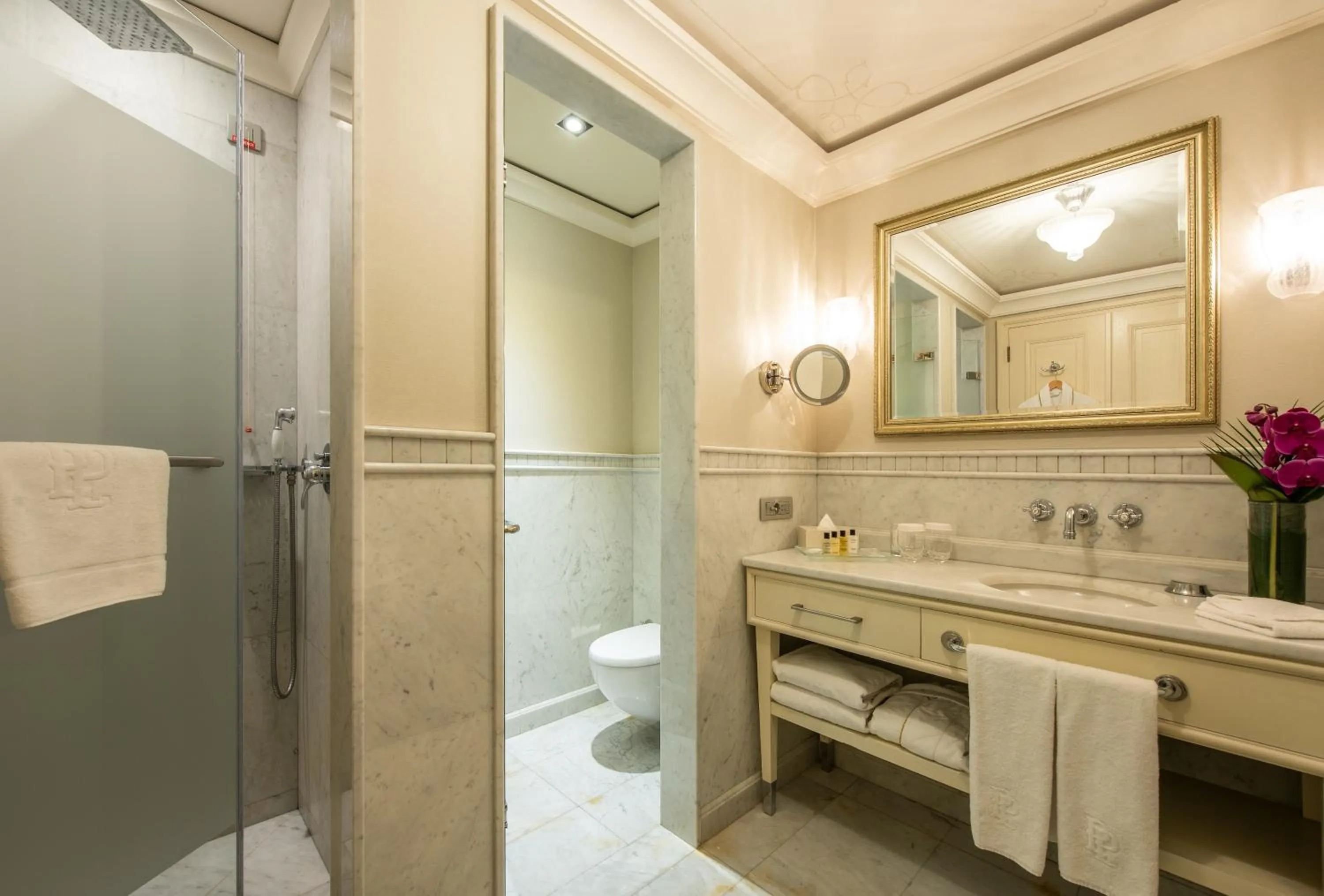 Grand Pera Studio Room King in Pera Palace Hotel