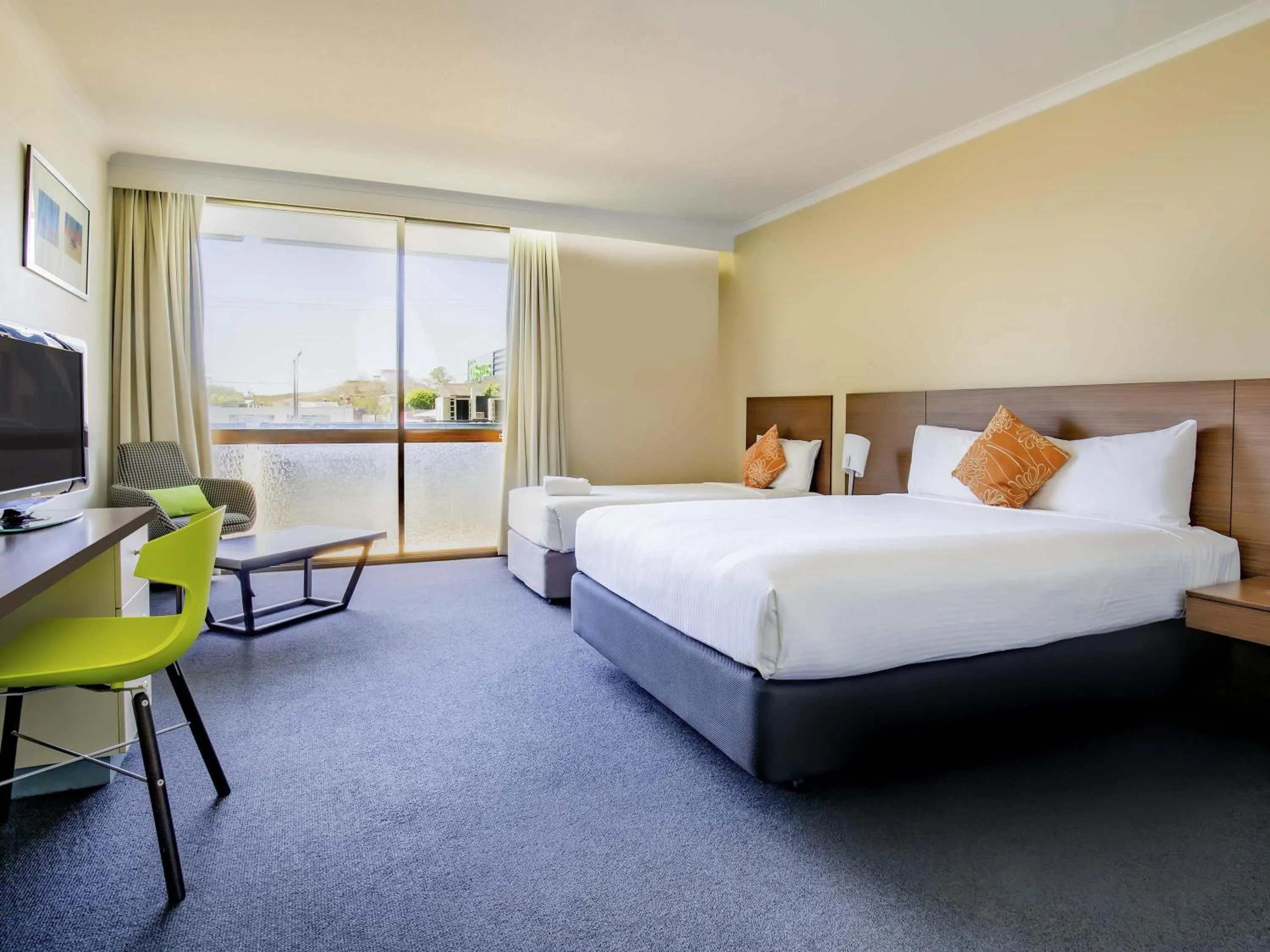 Standard Twin Room in ibis Styles Mt Isa Verona