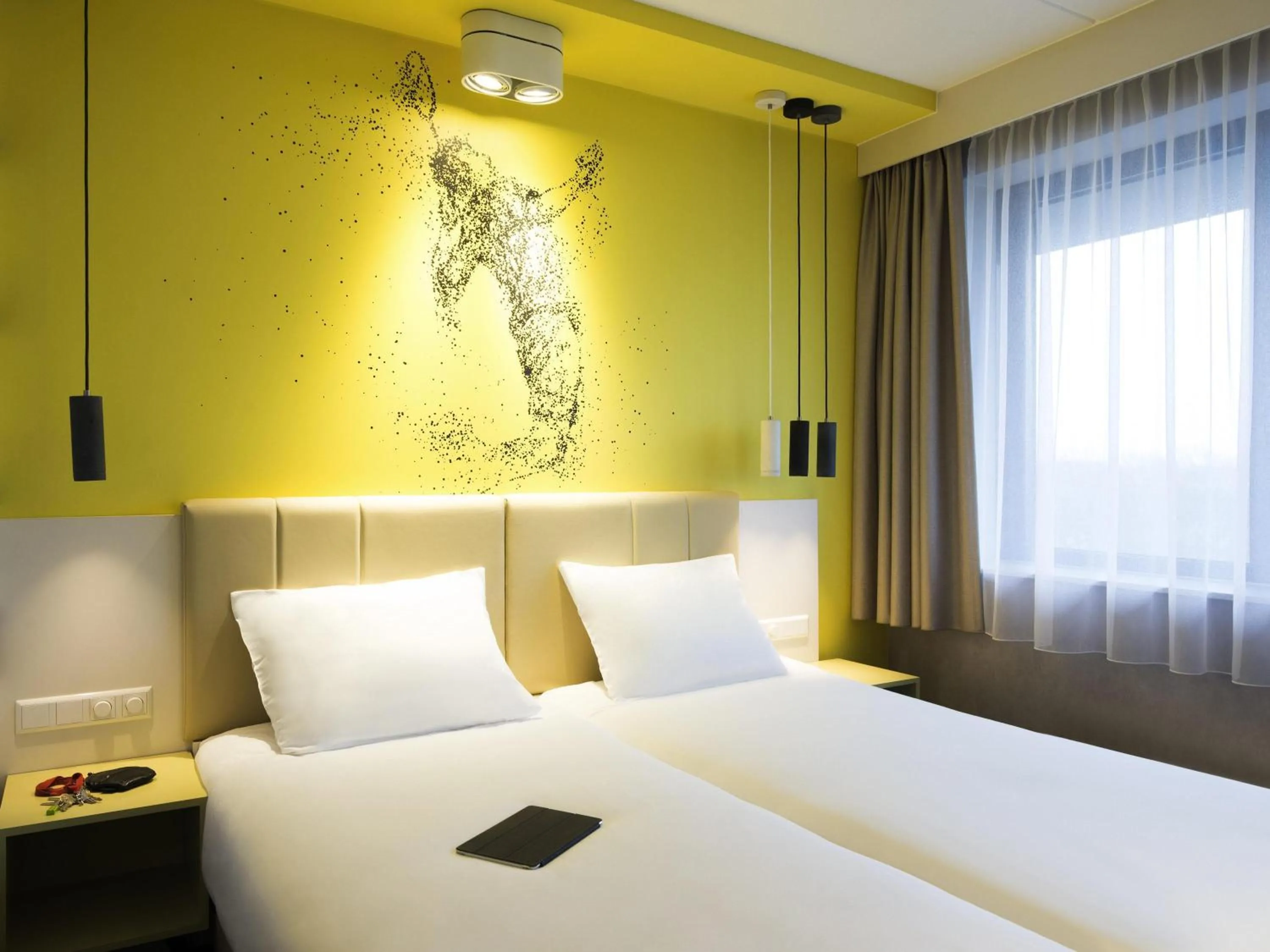 Cozy Double Room in ibis Styles Haarlem City
