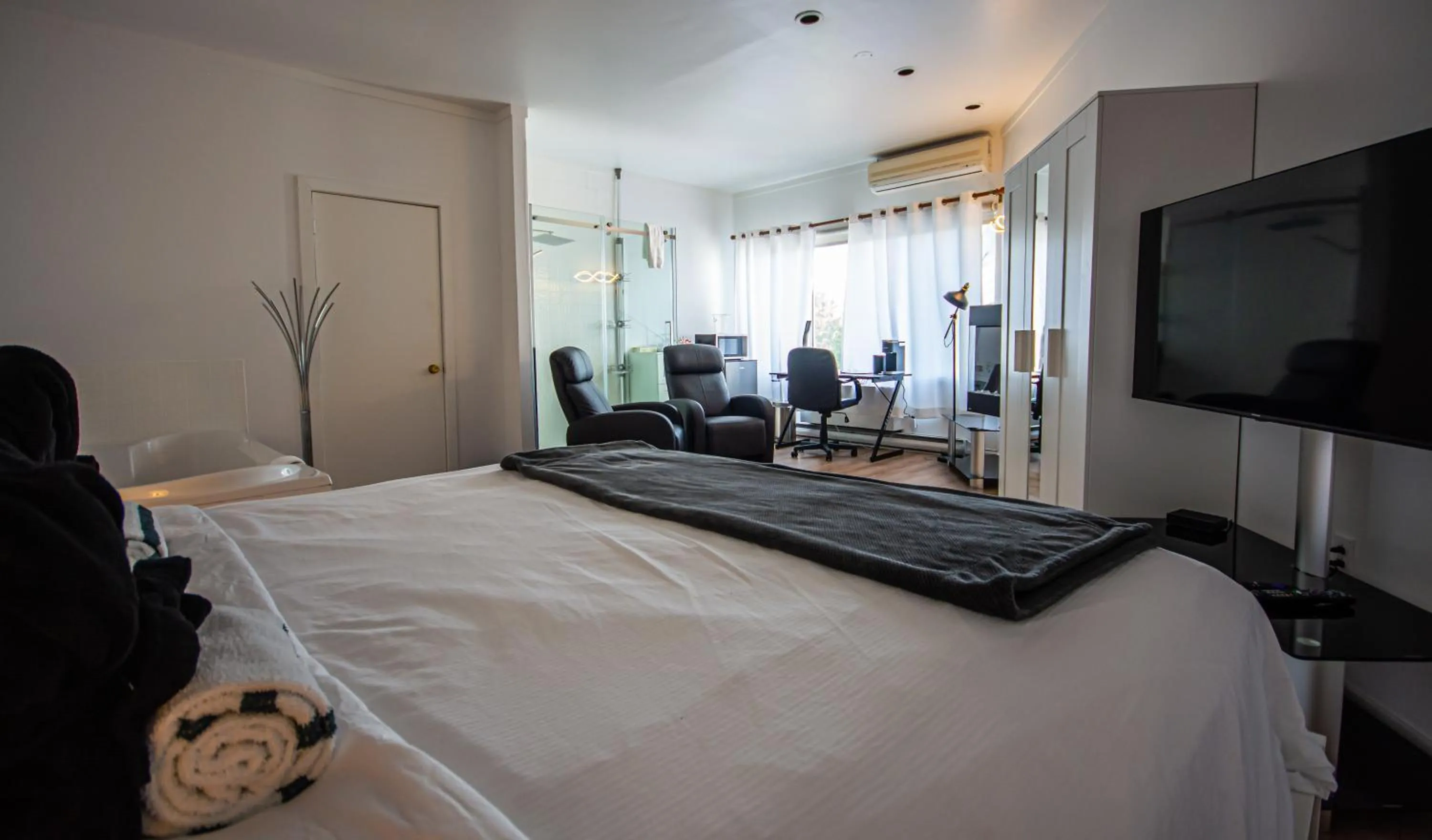 King Suite in Auberge Hotel Spa Watel