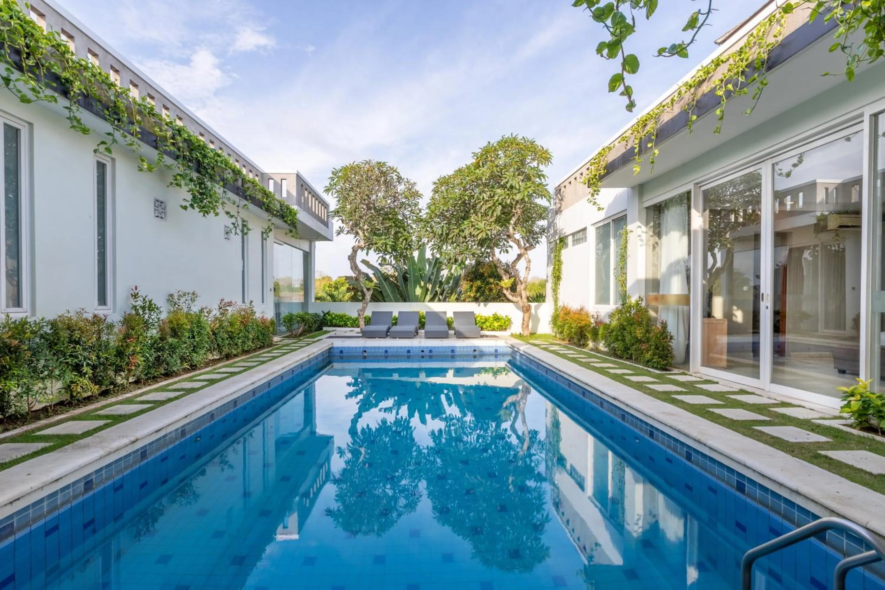 Three-Bedroom Villa with Private Pool in Nunamkhalu Private Villa and Spa