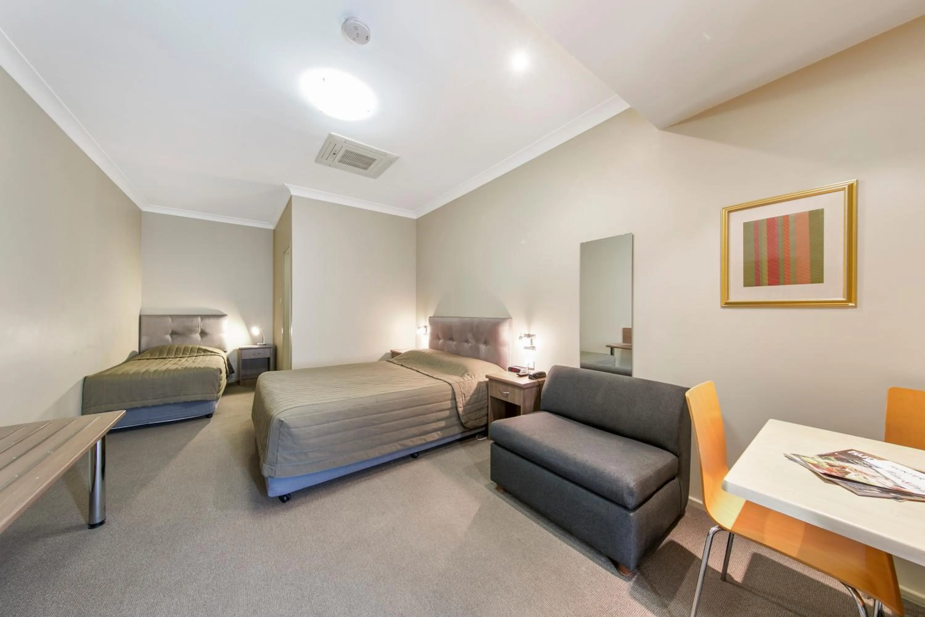 Standard Twin Room in Cessnock Motel