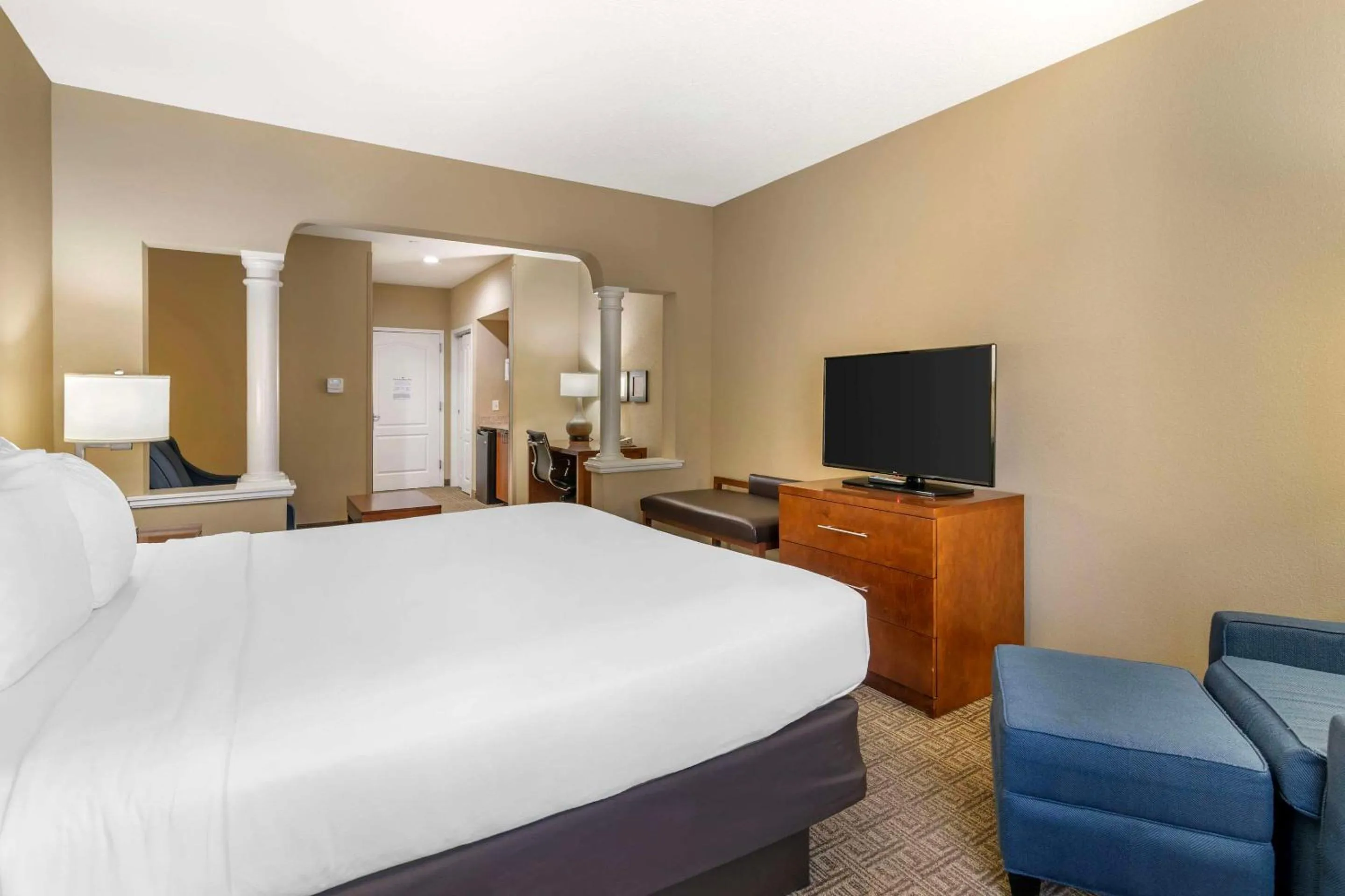 King Room - Non-Smoking in Comfort Inn & Suites Dover-Portsmouth