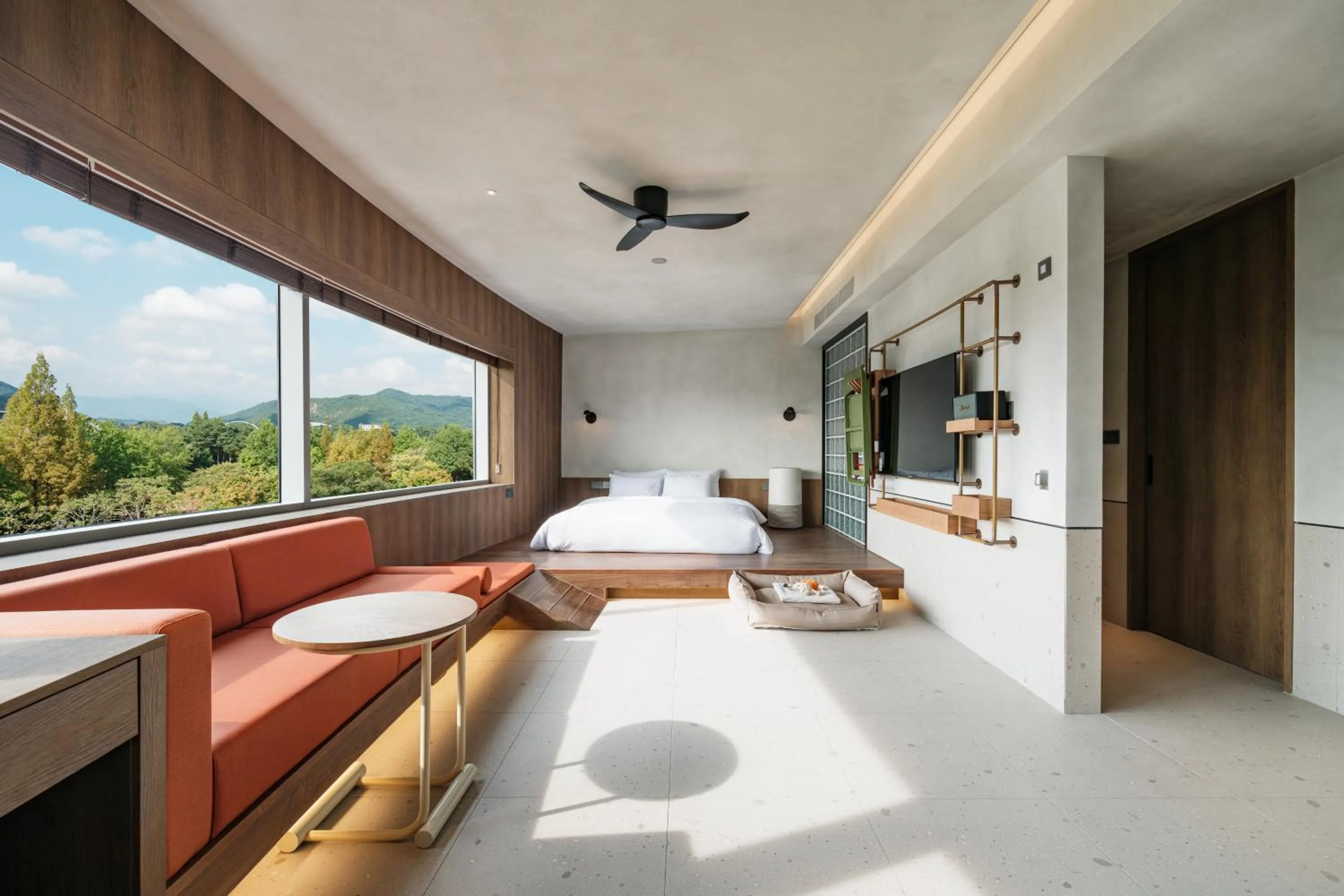 KINOCK PKG - KINOCK PREMIER (Good morning service for 2 + Pet Park 1 day Pass)  in Kinock