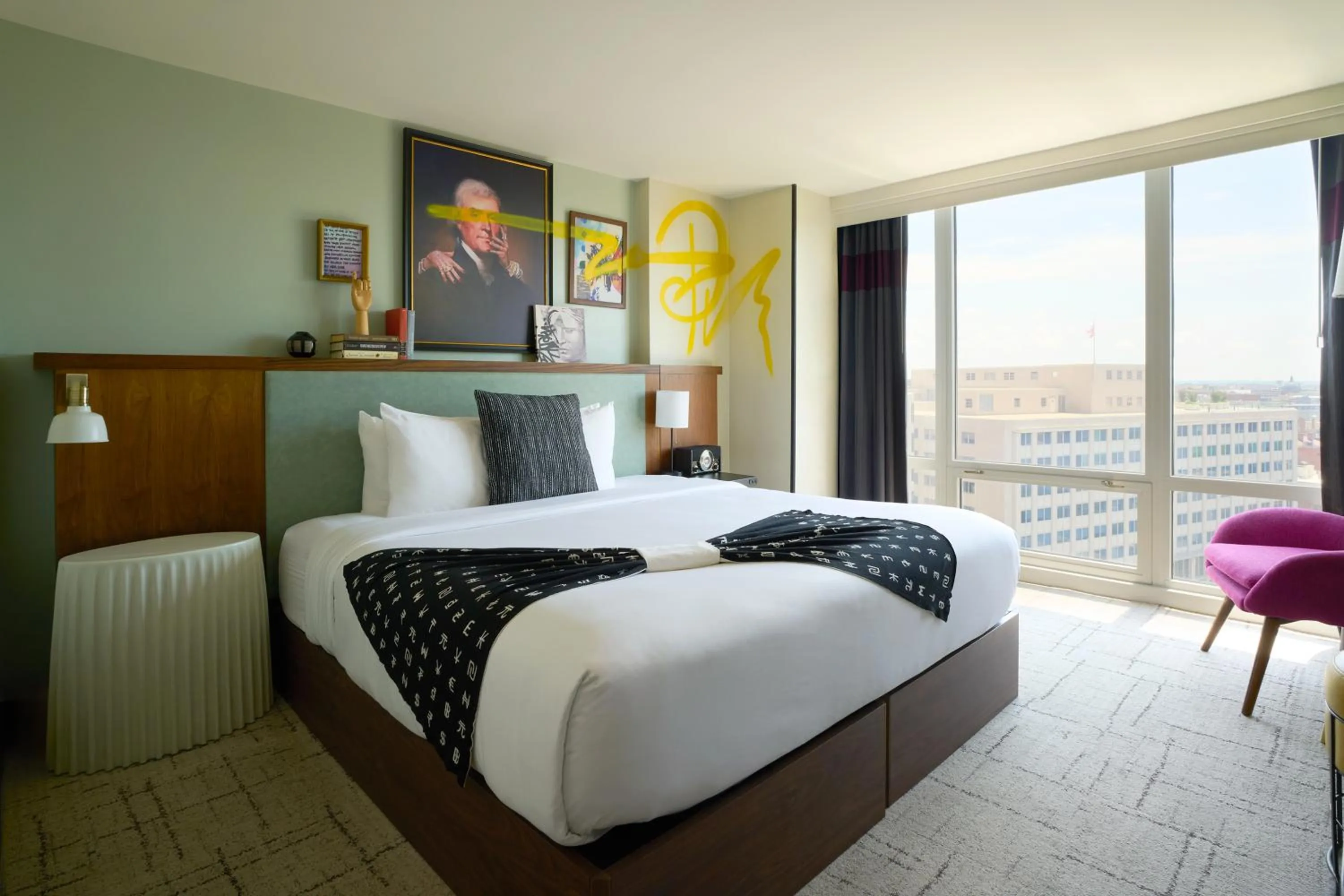 Deluxe King Room in Generator Hotel Washington DC