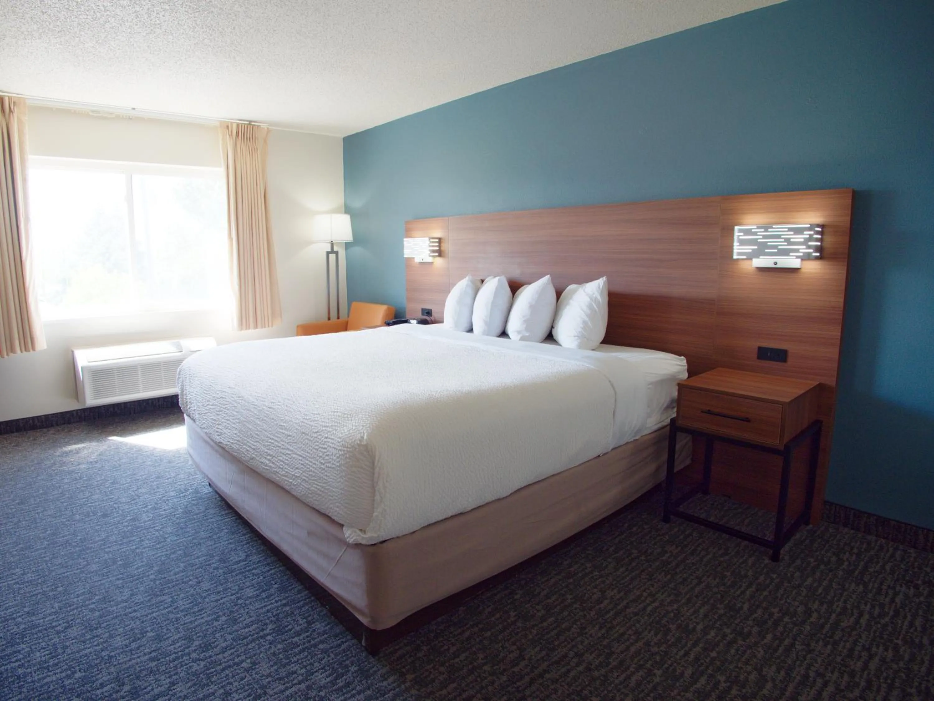 King Studio Suite - Non-Smoking in Ramada by Wyndham Coeur d'Alene