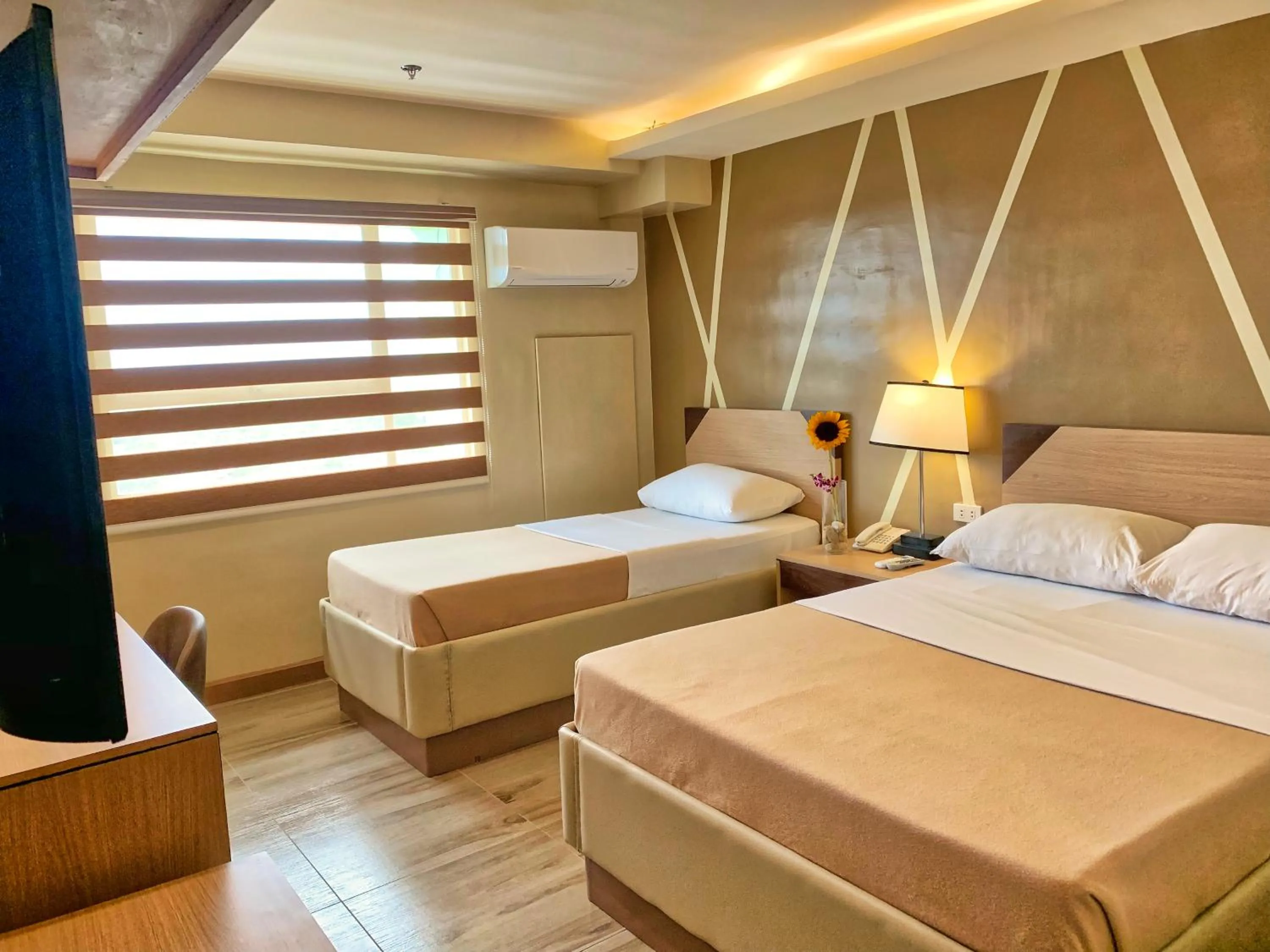 Standard Twin Room in New Dawn Hotel Plus