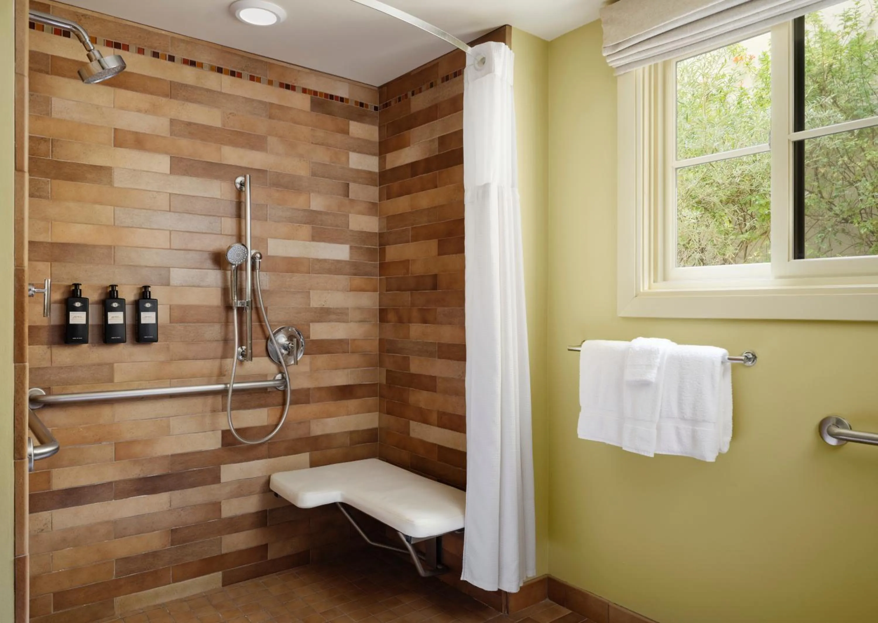 Single Room - Disability Access in Hotel Abrego