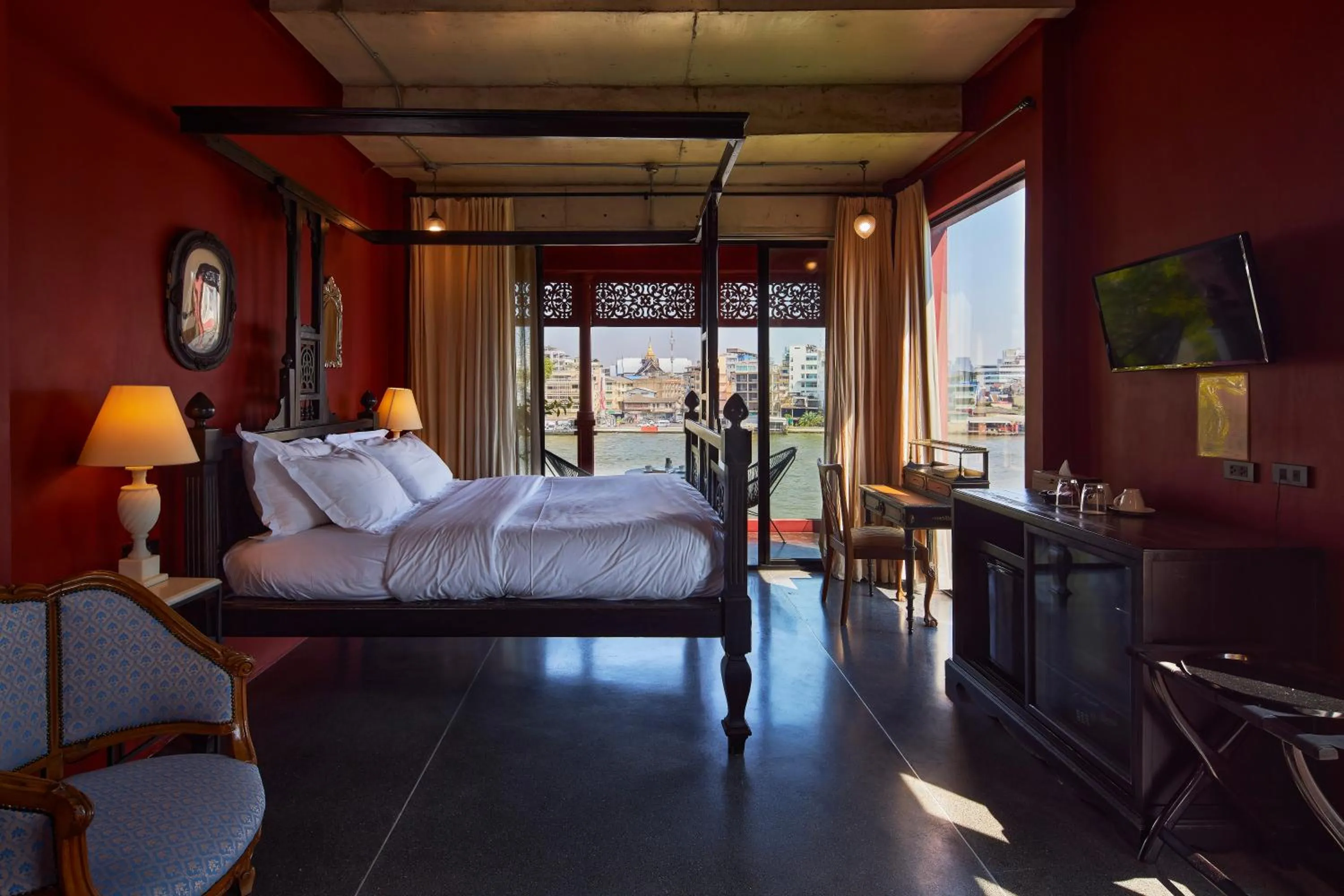 Riverside Suite in Amdaeng Bangkok Riverside Hotel