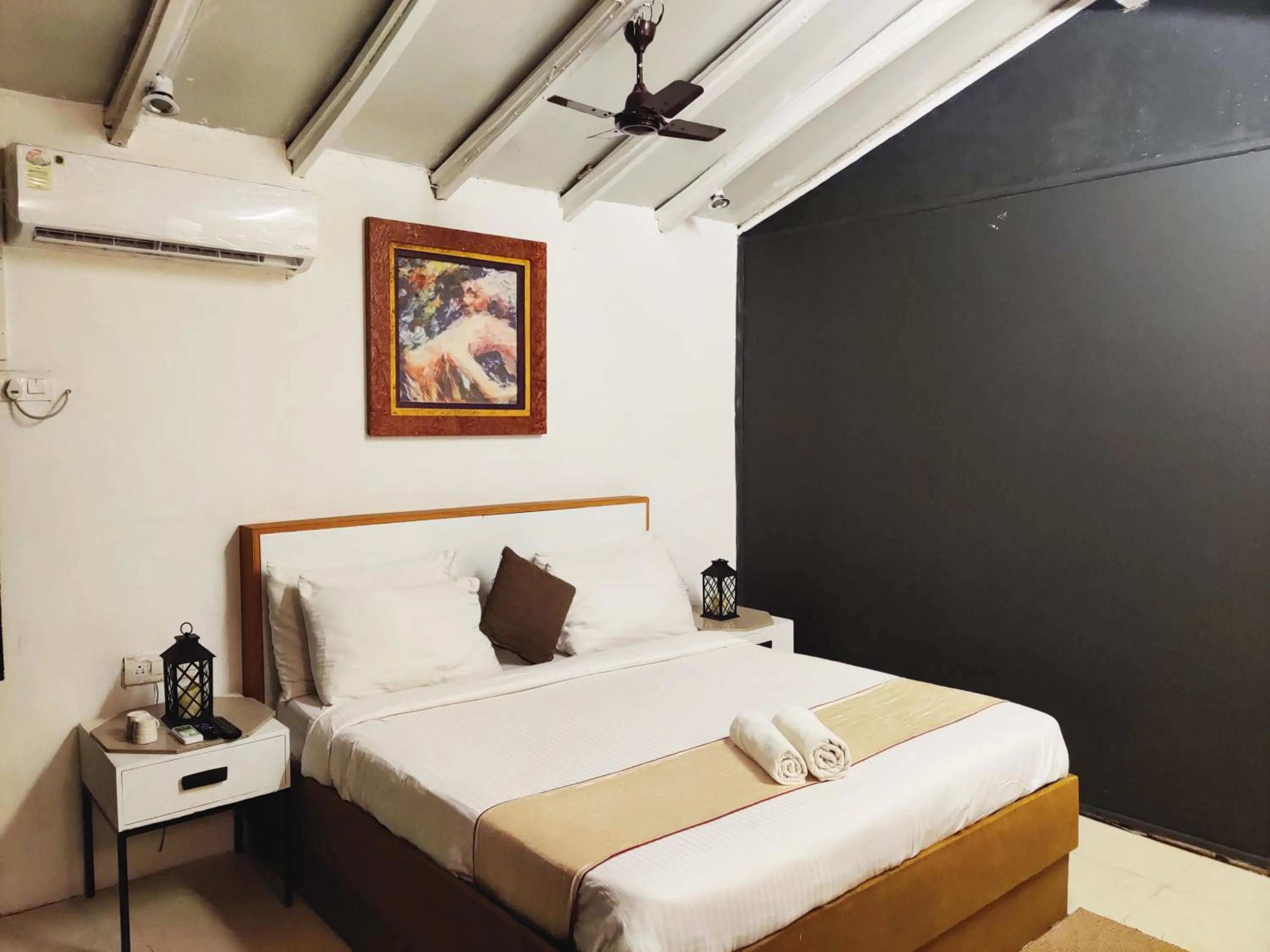 Superior King Room in The Camelot Beach Resort - Baga