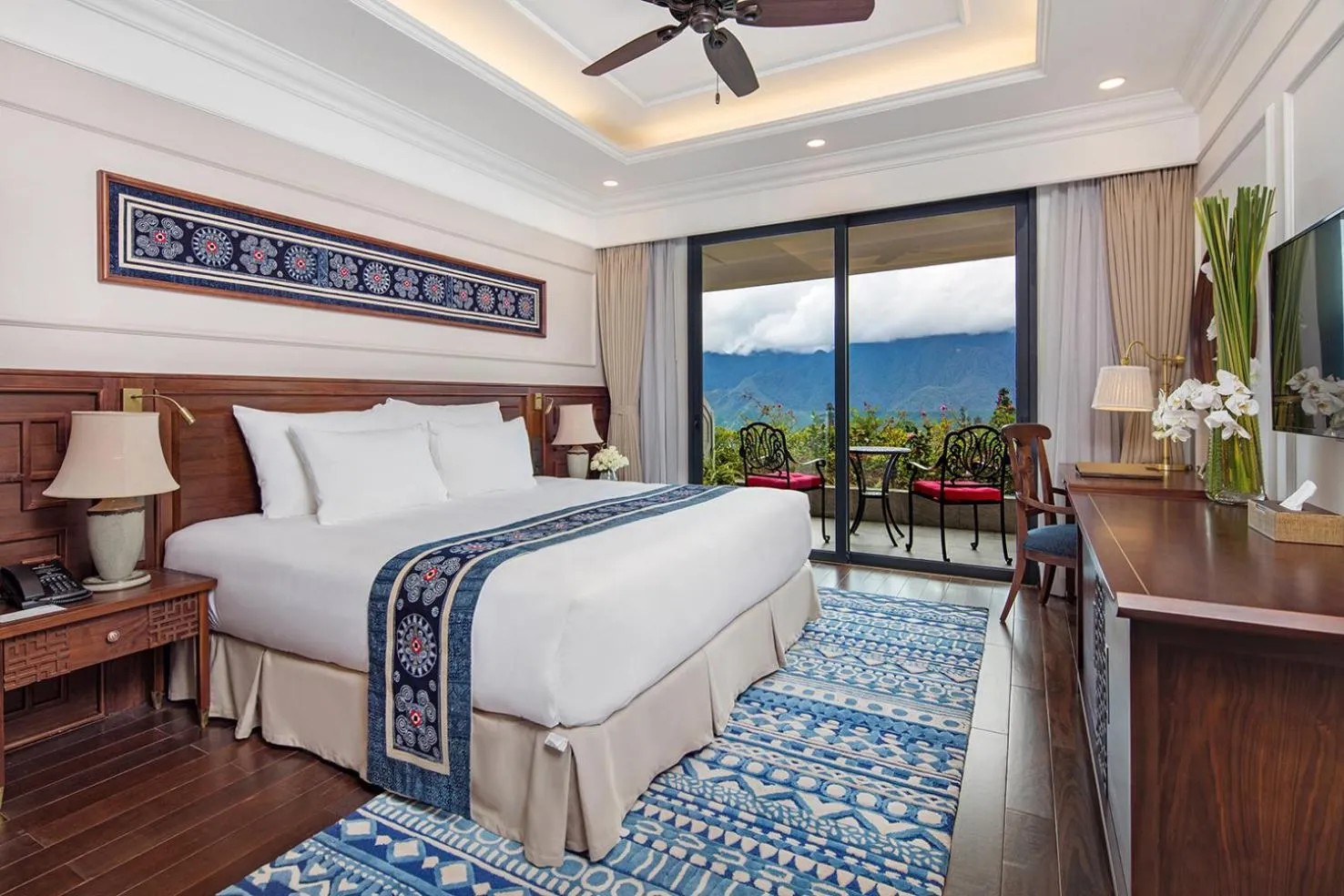 Balcony Classic Mountain in Silk Path Grand Sapa Resort & Spa
