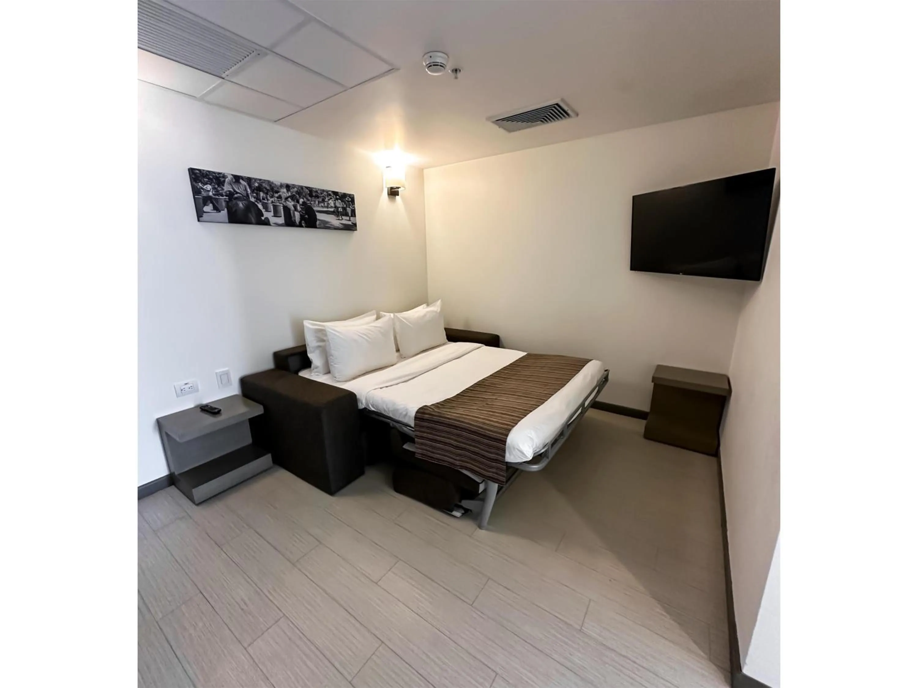 Junior Suite Twin with Partial Ocean View in Best Western Plus Urban Larco Hotel