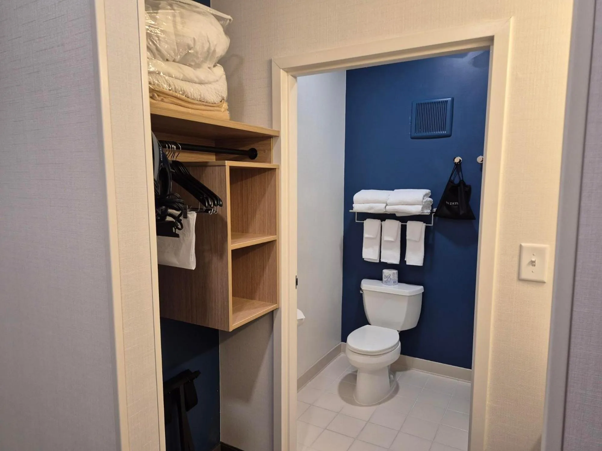 Queen Room with Two Queen Beds - Hearing Accessible in Spark by Hilton Lancaster