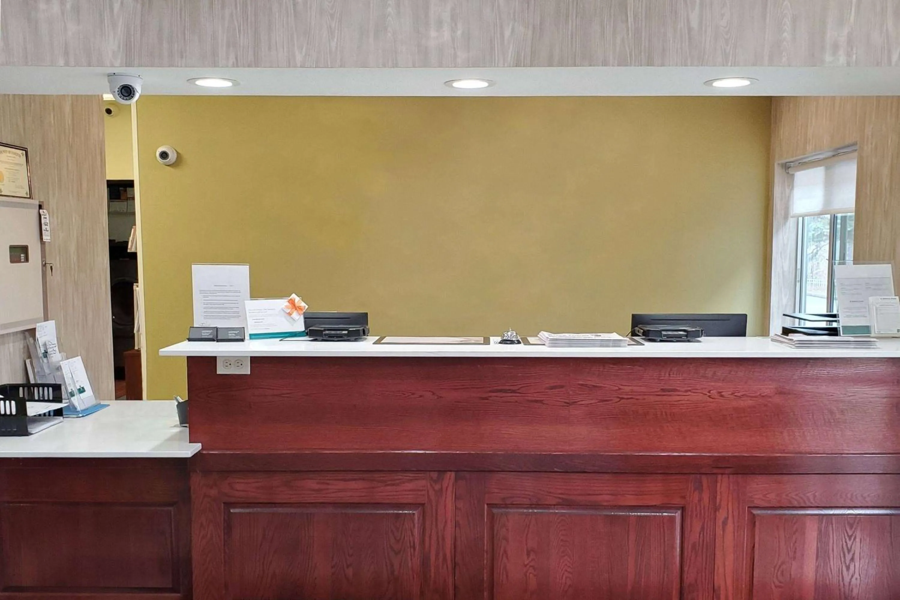 Lobby or reception in Wingate by Wyndham Uniontown