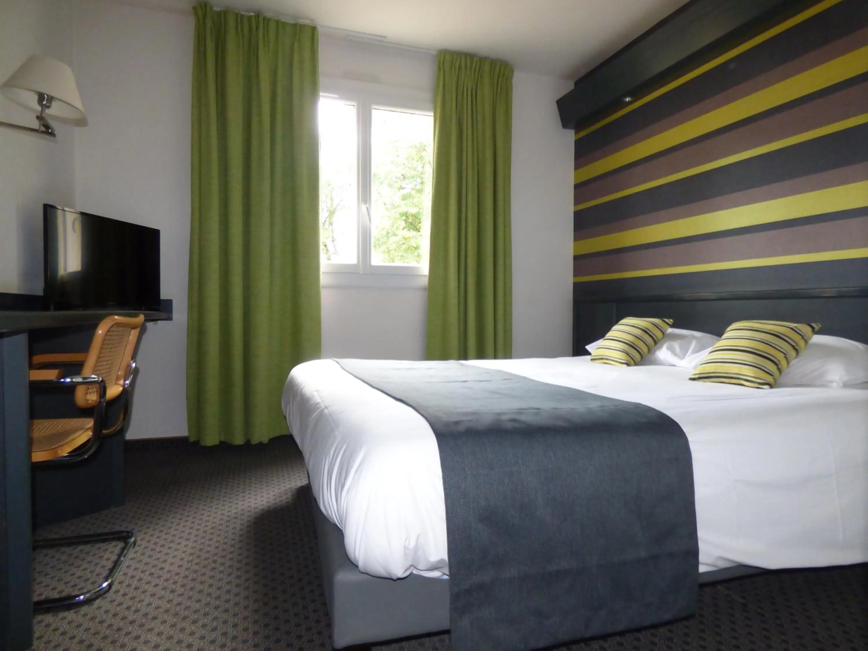 Standard Double Room in inspiration by balladins Villefranche-de-Rouergue