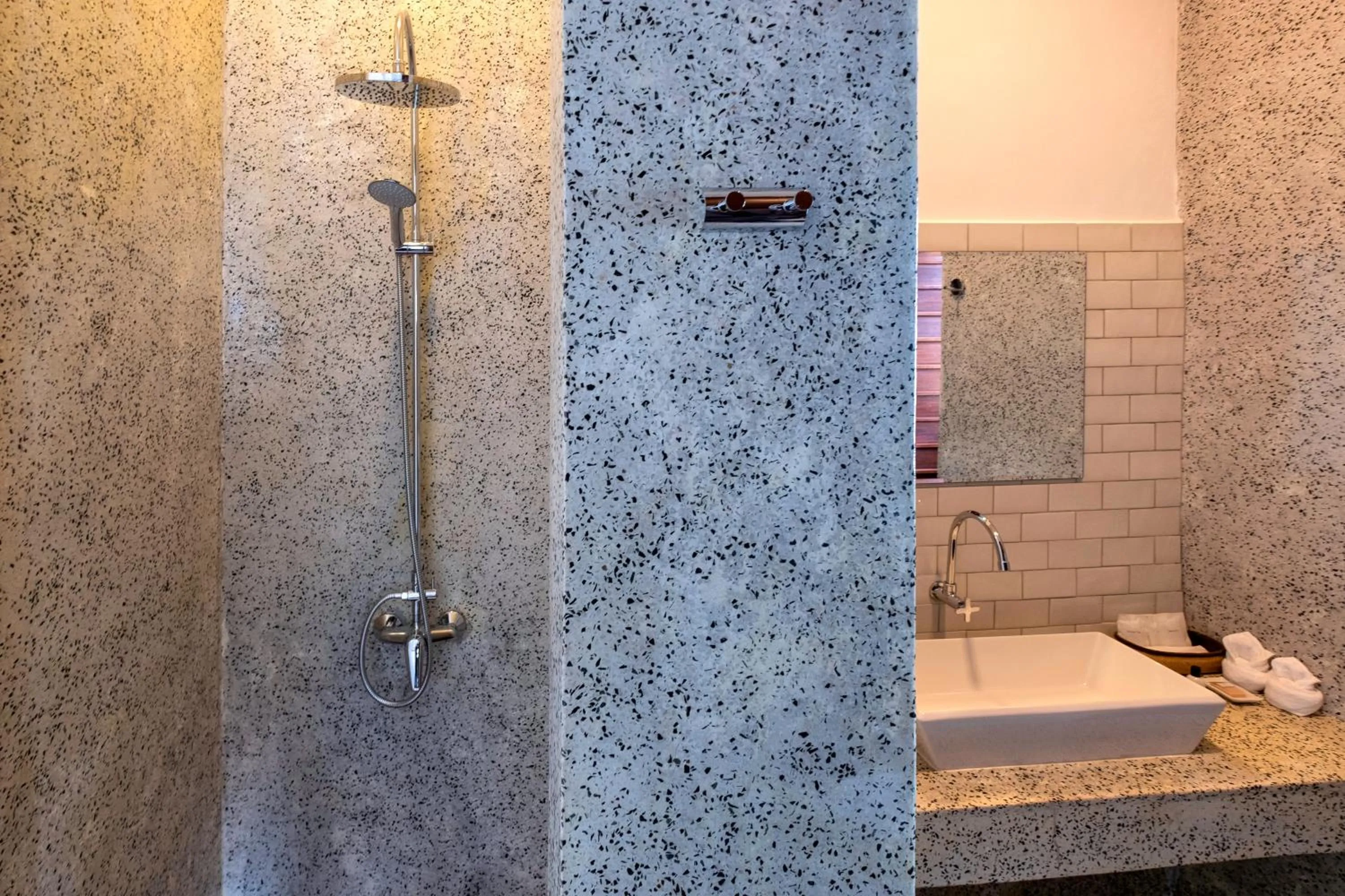 Twin Room with City View - single occupancy in Residence Bassac