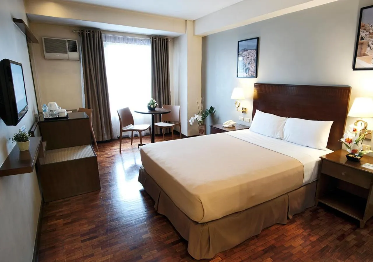 Deluxe Queen Room in Fersal Hotel Kalayaan, Quezon City