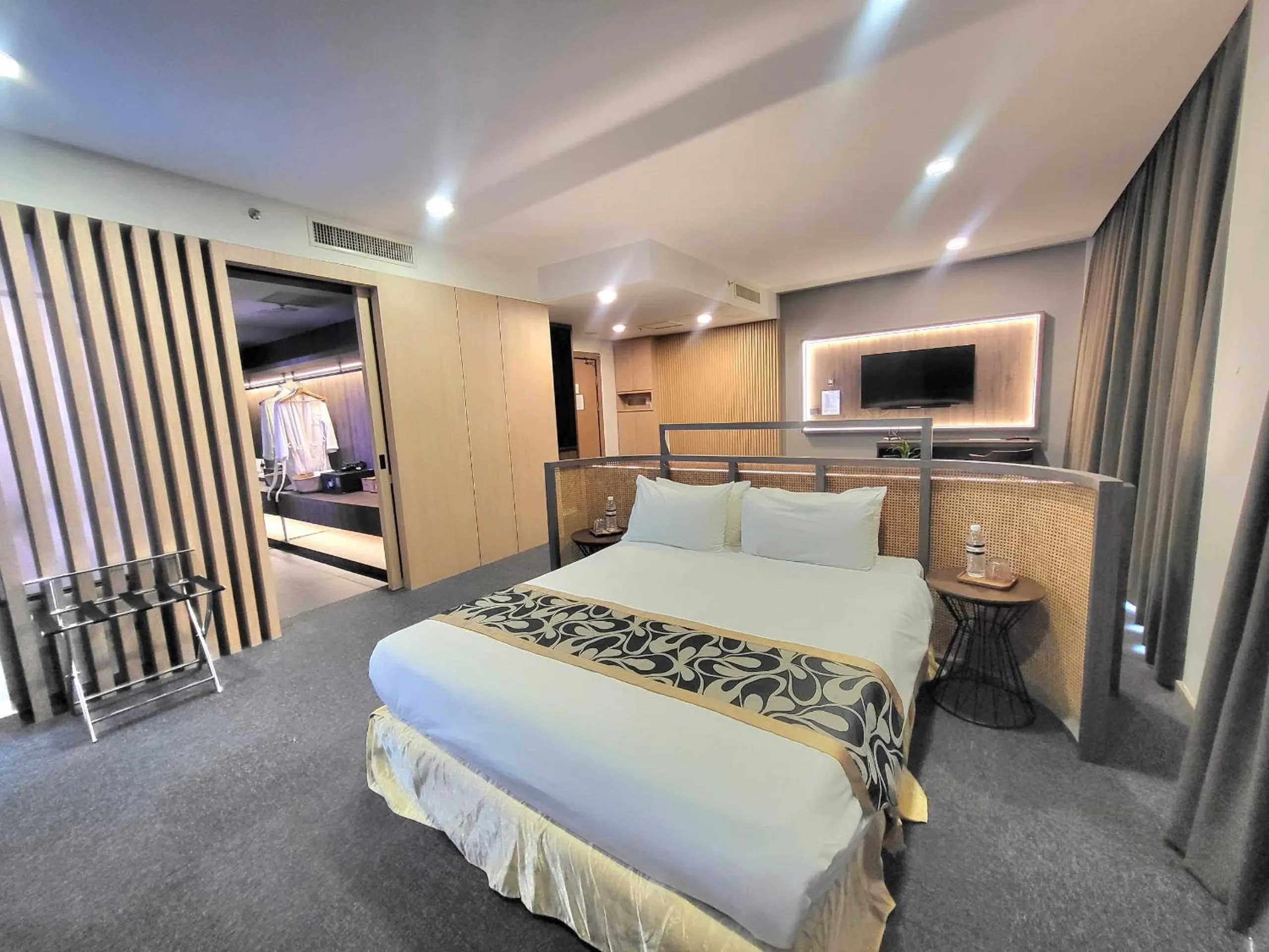 Queen Suite in Roxy Hotel & Apartments