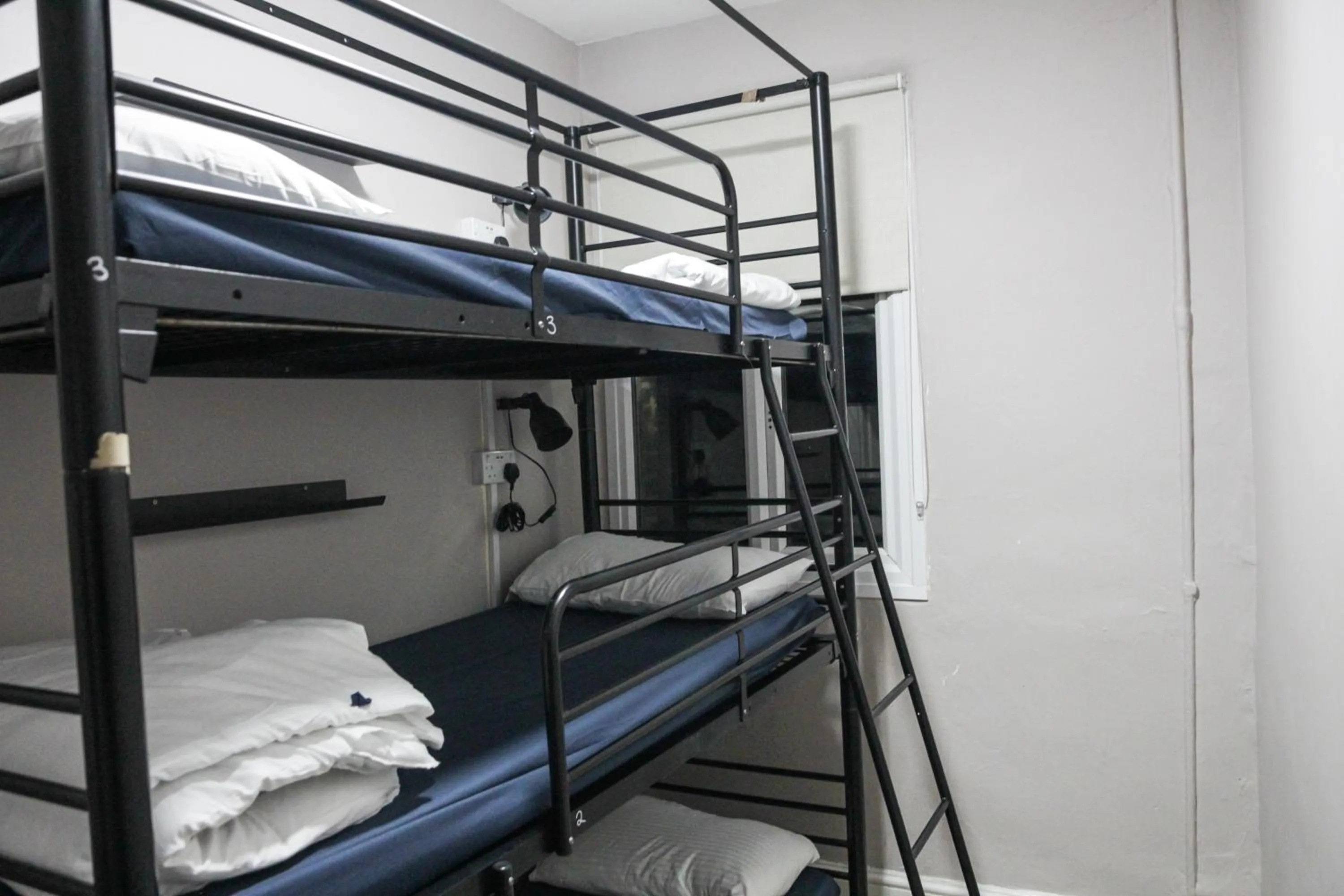 Standard Twin Room in Onefam Waterloo 18-36 years old