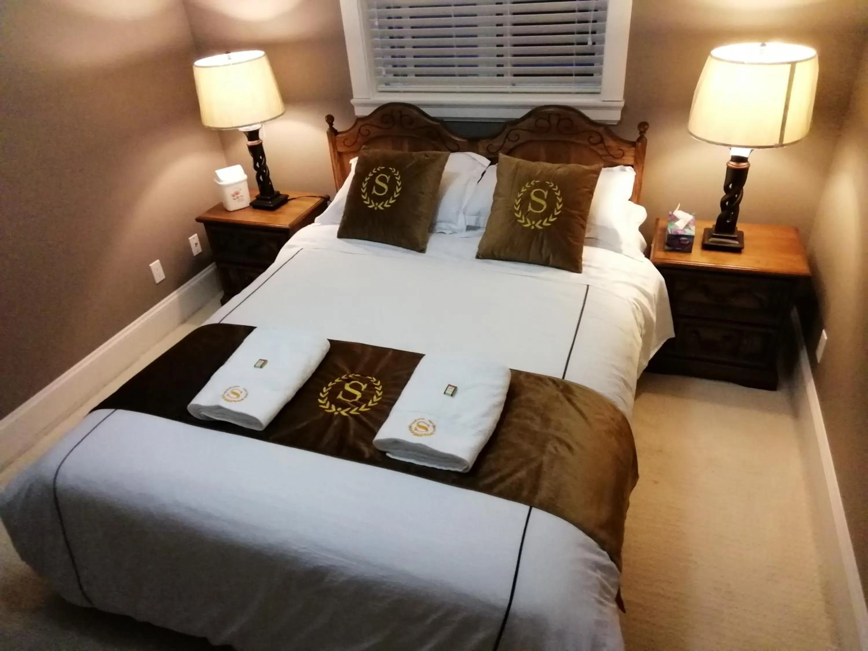 Double Room with Spa Bath in Sunny Island by White Rock B&B