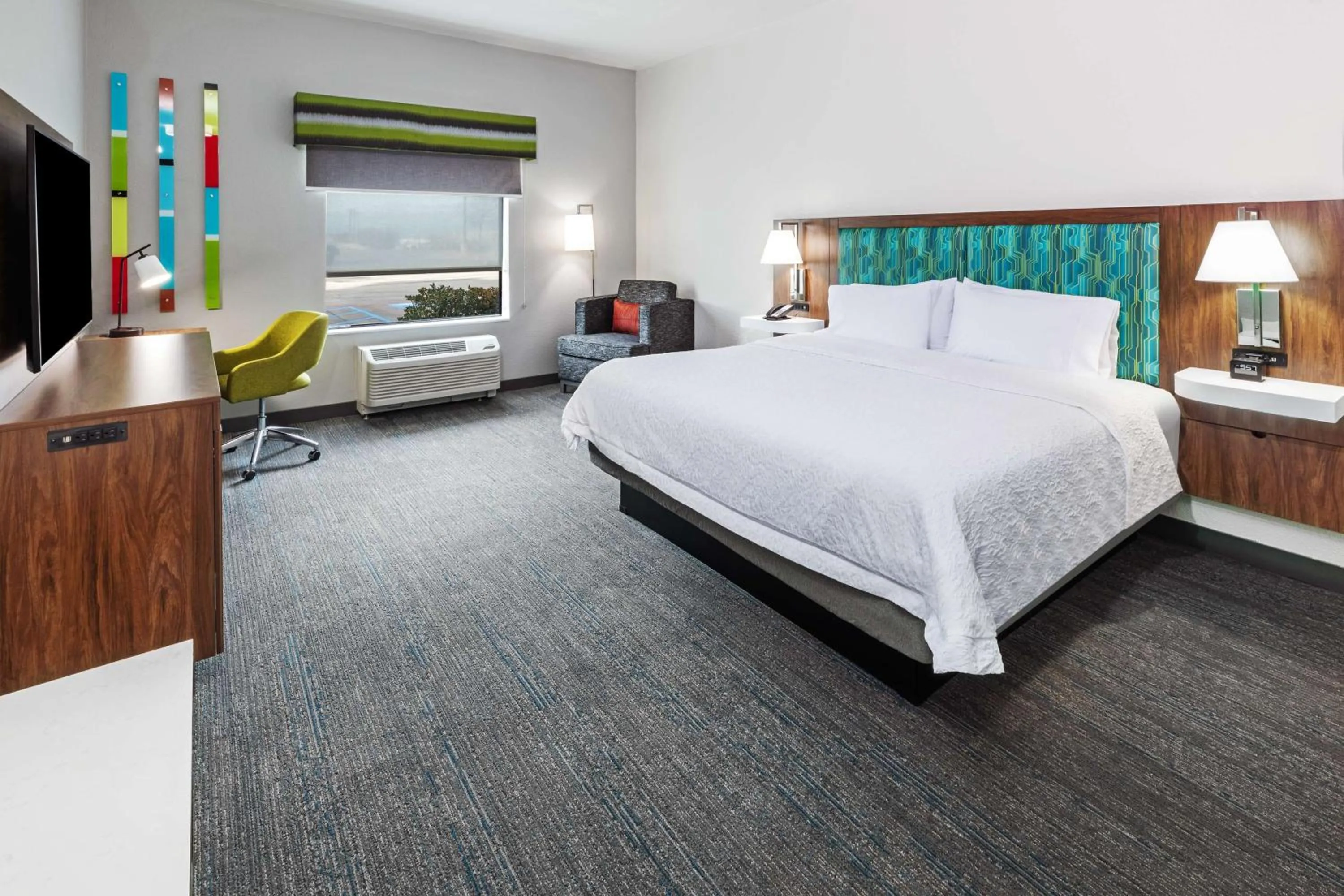 King Room in Hampton Inn & Suites Dallas I-30 Cockrell Hill, Tx