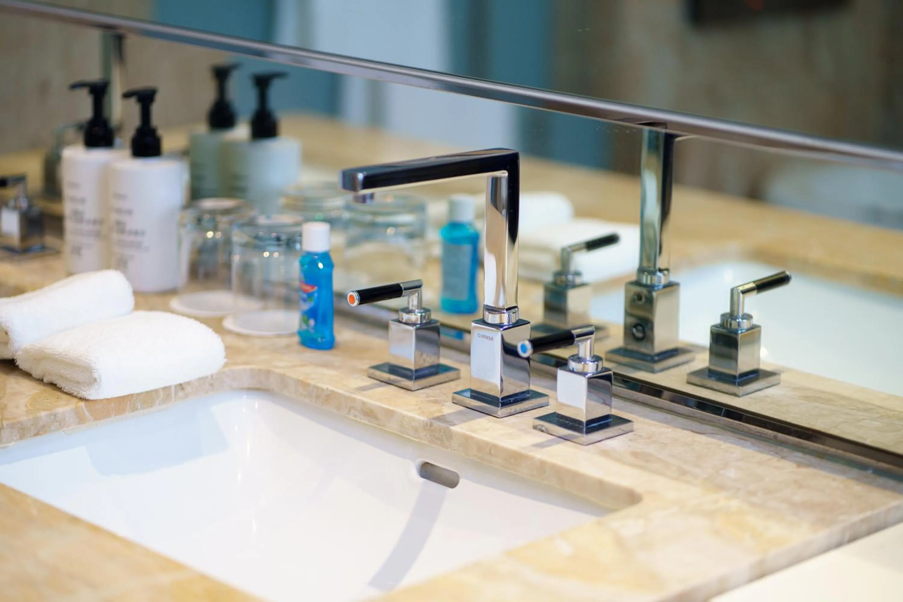 Deluxe King Room with City View in InterContinental Nanjing by IHG