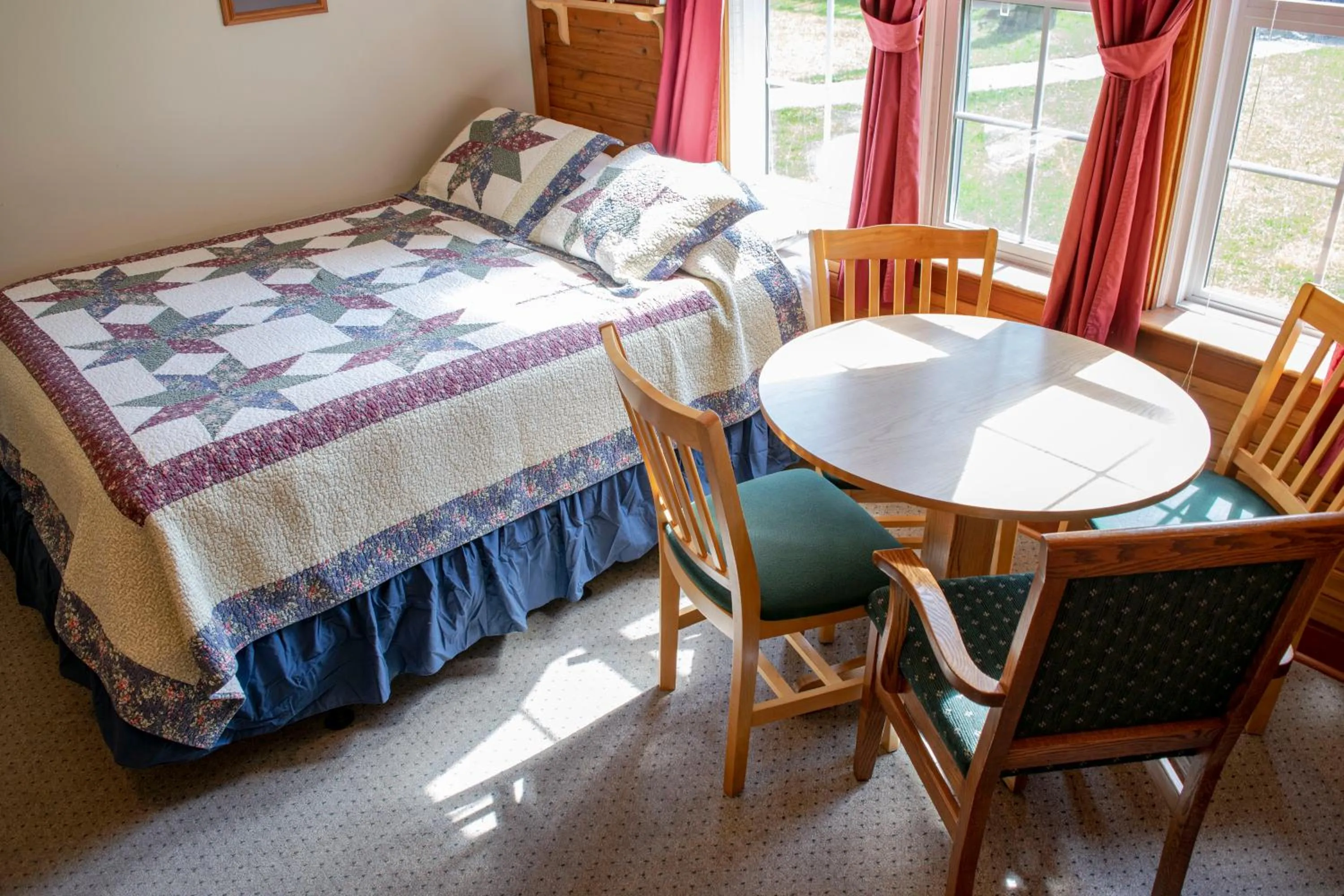 Standard Double Room with Two Double Beds in Crandell Mountain Lodge