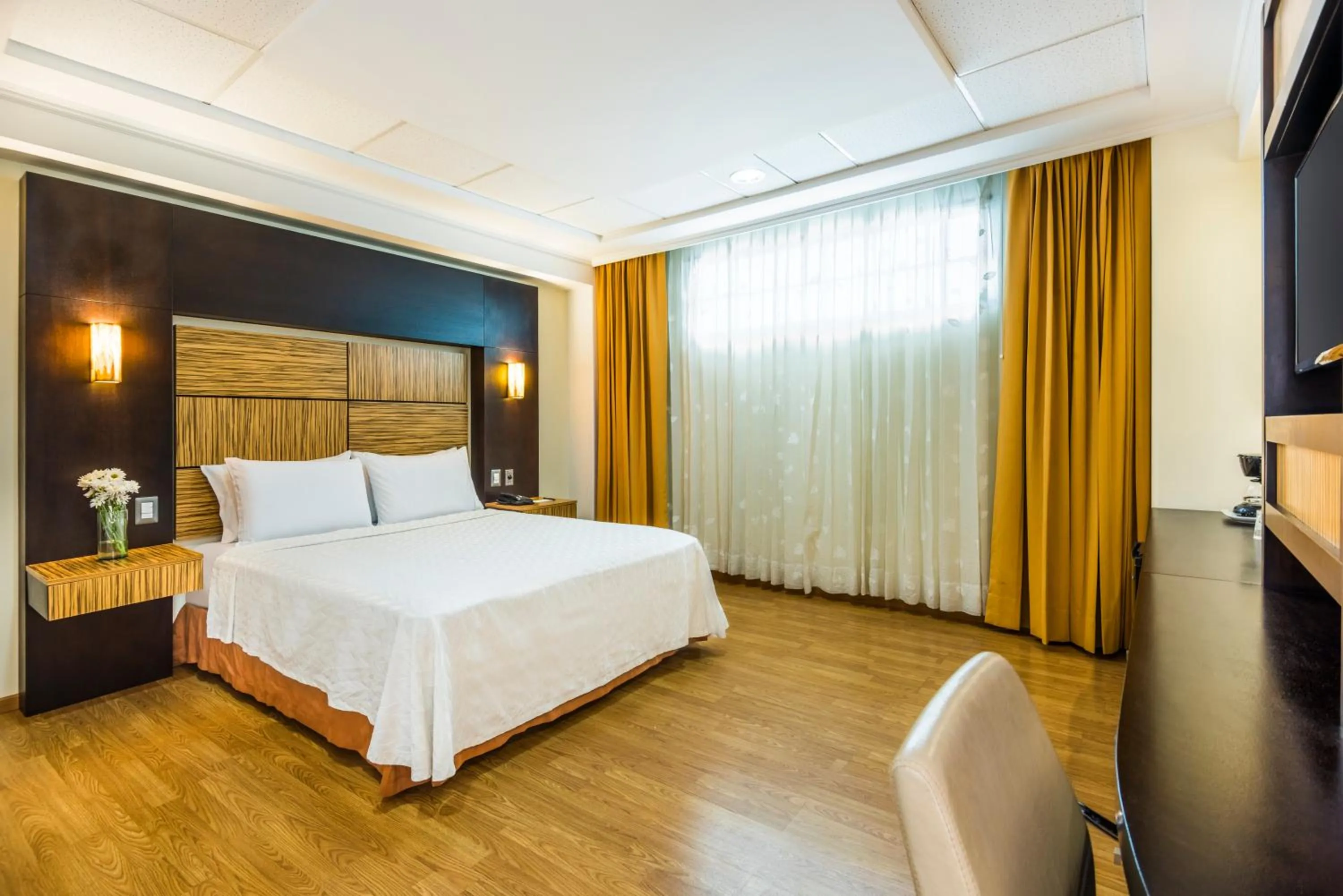 Single Room with Internal View in GH Galeria Hotel