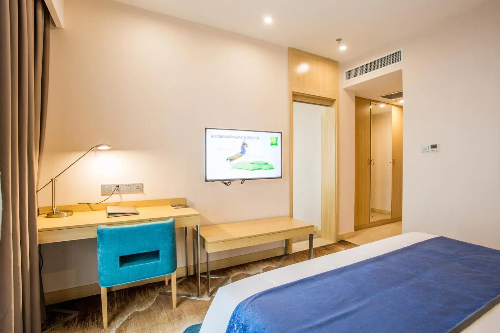 Standard Double Suite in ibis Styles Changsha Intl Exhibition Ctr