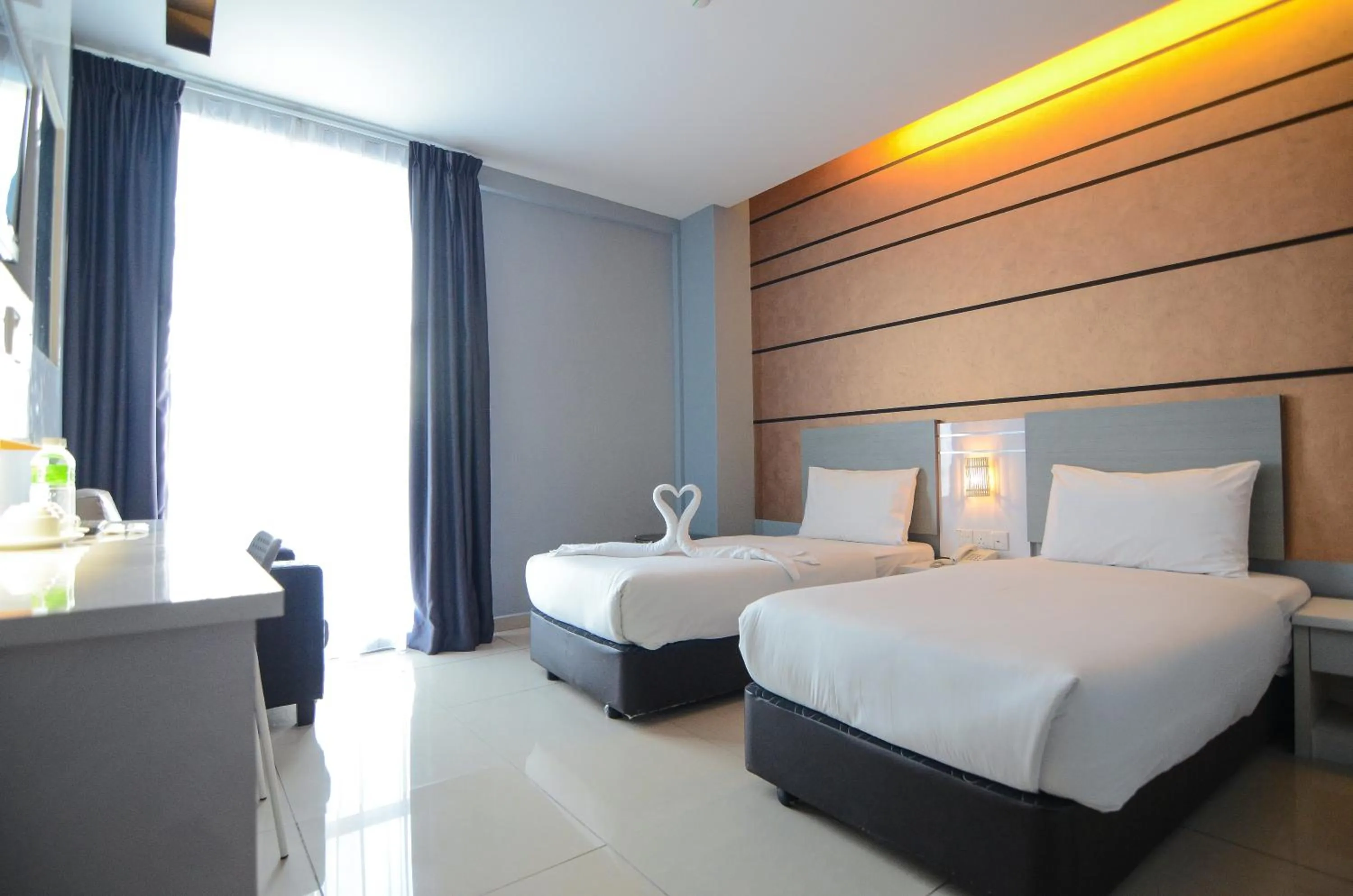 Twin Room with View in Suite Dreamz Hotel